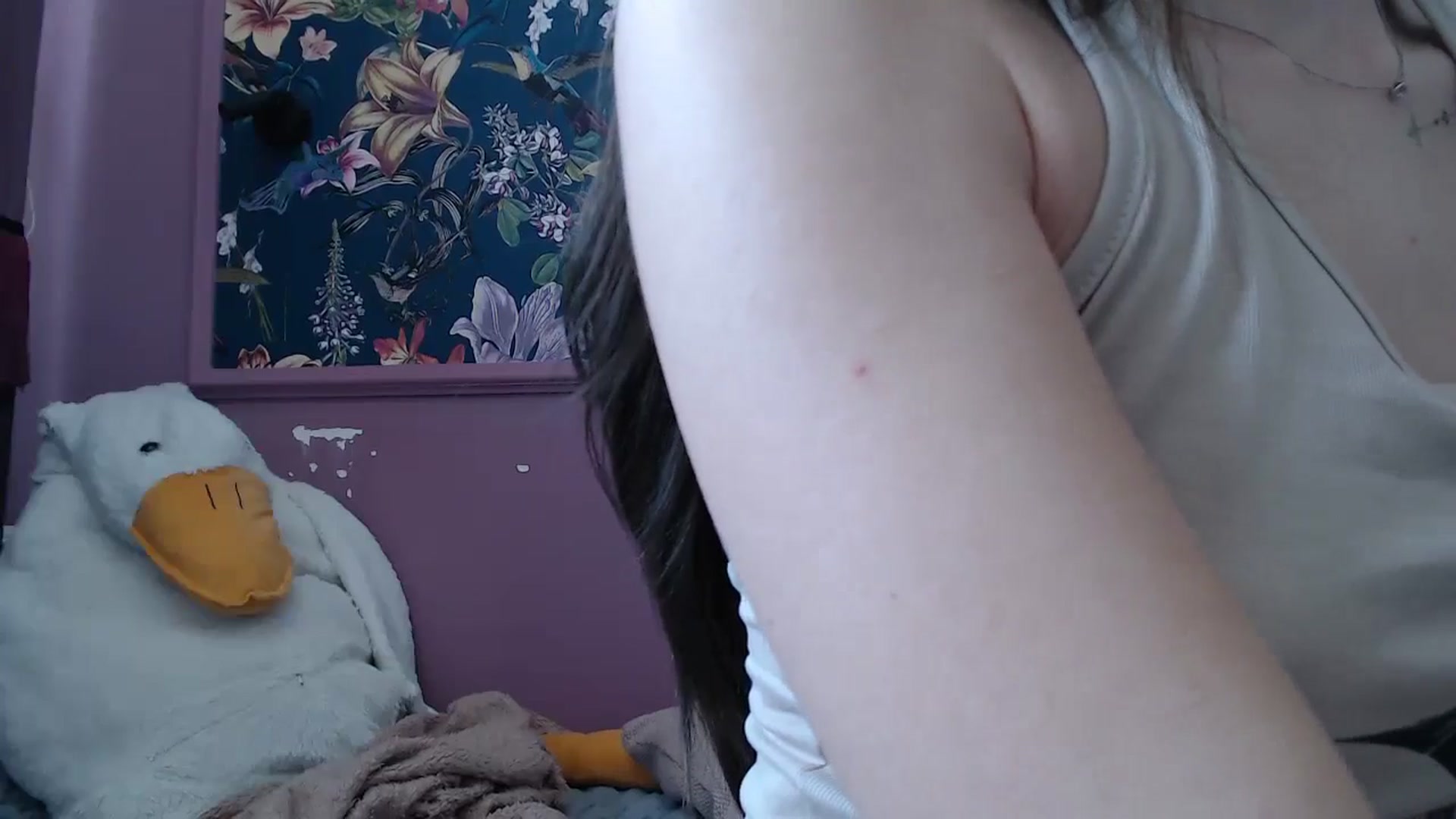 Gallery image thumbnail from ElsieF_'s myfreecams stream on, 08/08/2025, 07:35 image 10 of 20