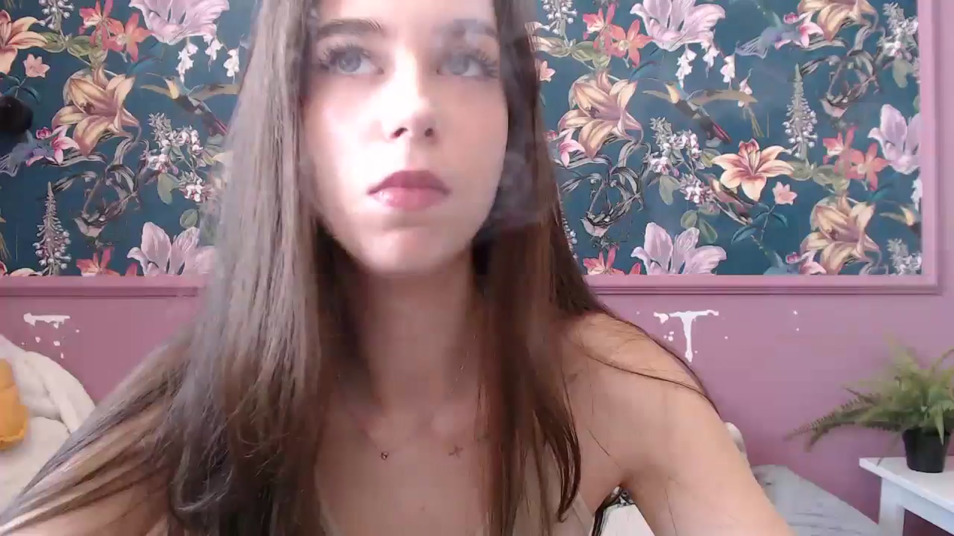 Gallery image thumbnail from ElsieF_'s myfreecams stream on, 08/08/2025, 07:35 image 1 of 20