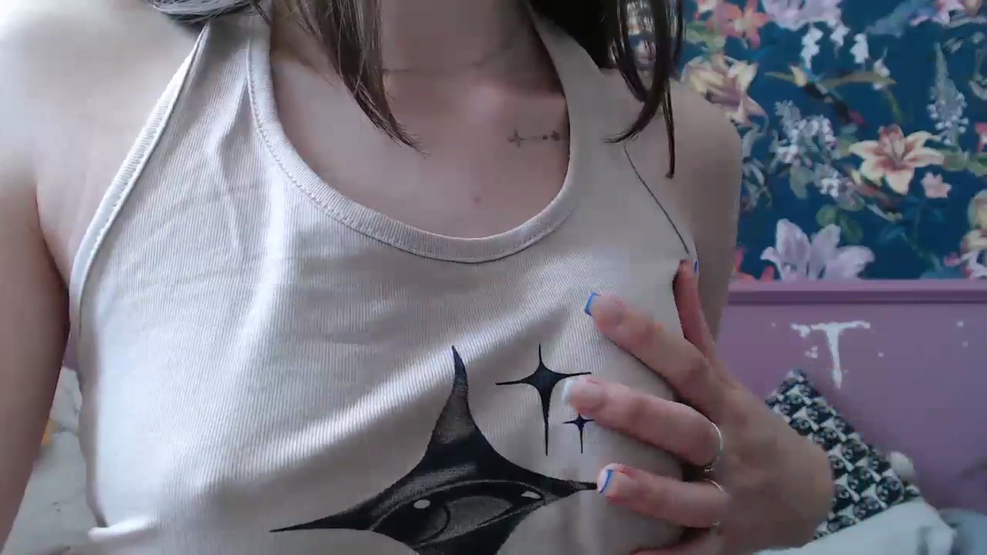 Gallery image thumbnail from ElsieF_'s myfreecams stream on, 08/08/2025, 08:20 image 6 of 20