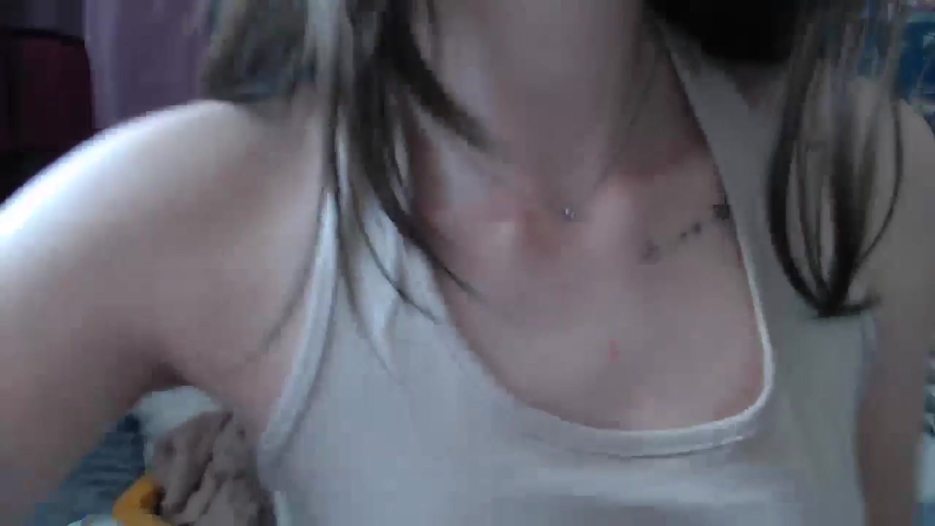 Gallery image thumbnail from ElsieF_'s myfreecams stream on, 08/08/2025, 08:20 image 17 of 20