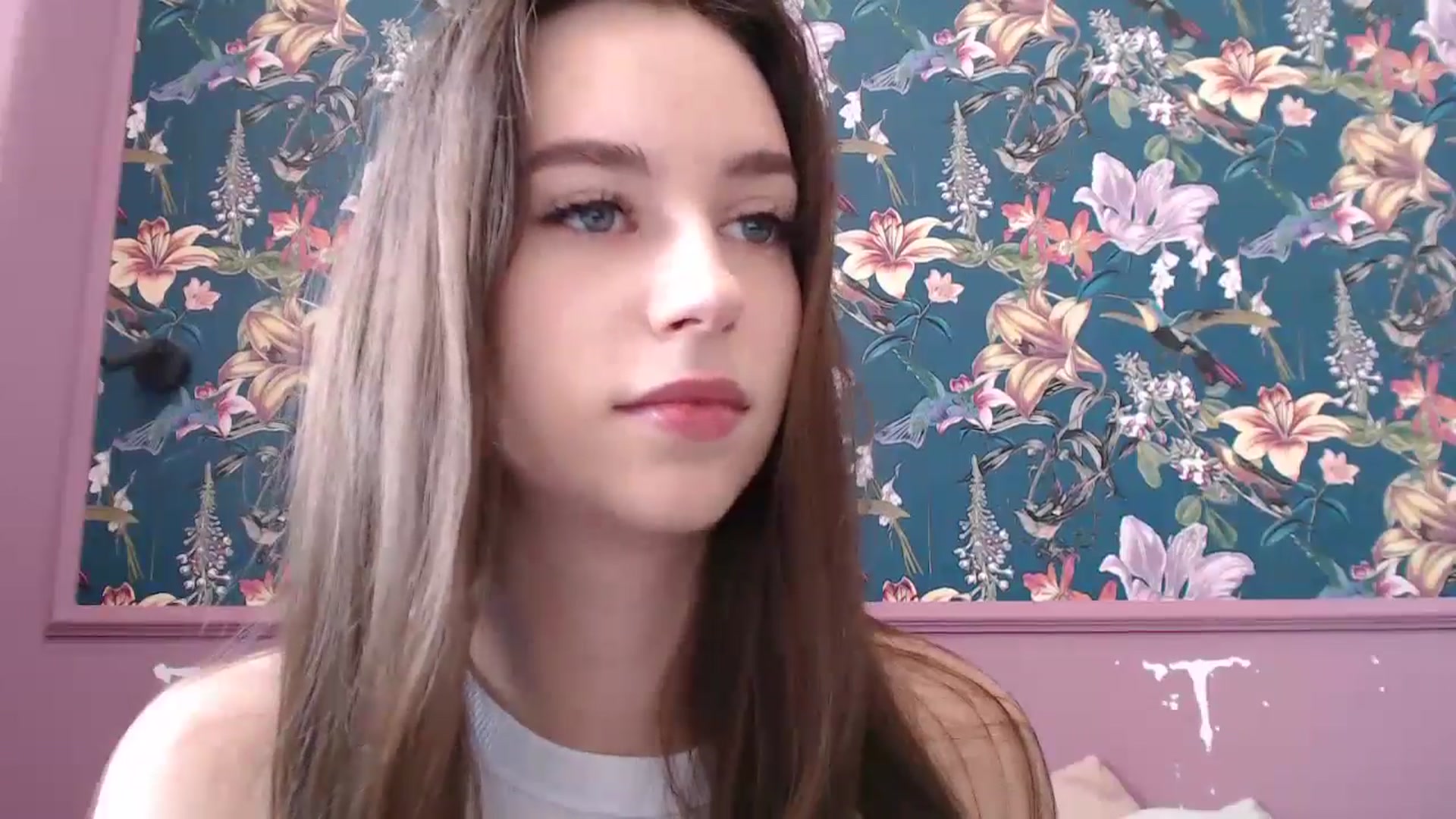Gallery image thumbnail from ElsieF_'s myfreecams stream on, 08/09/2025, 08:03 image 17 of 20