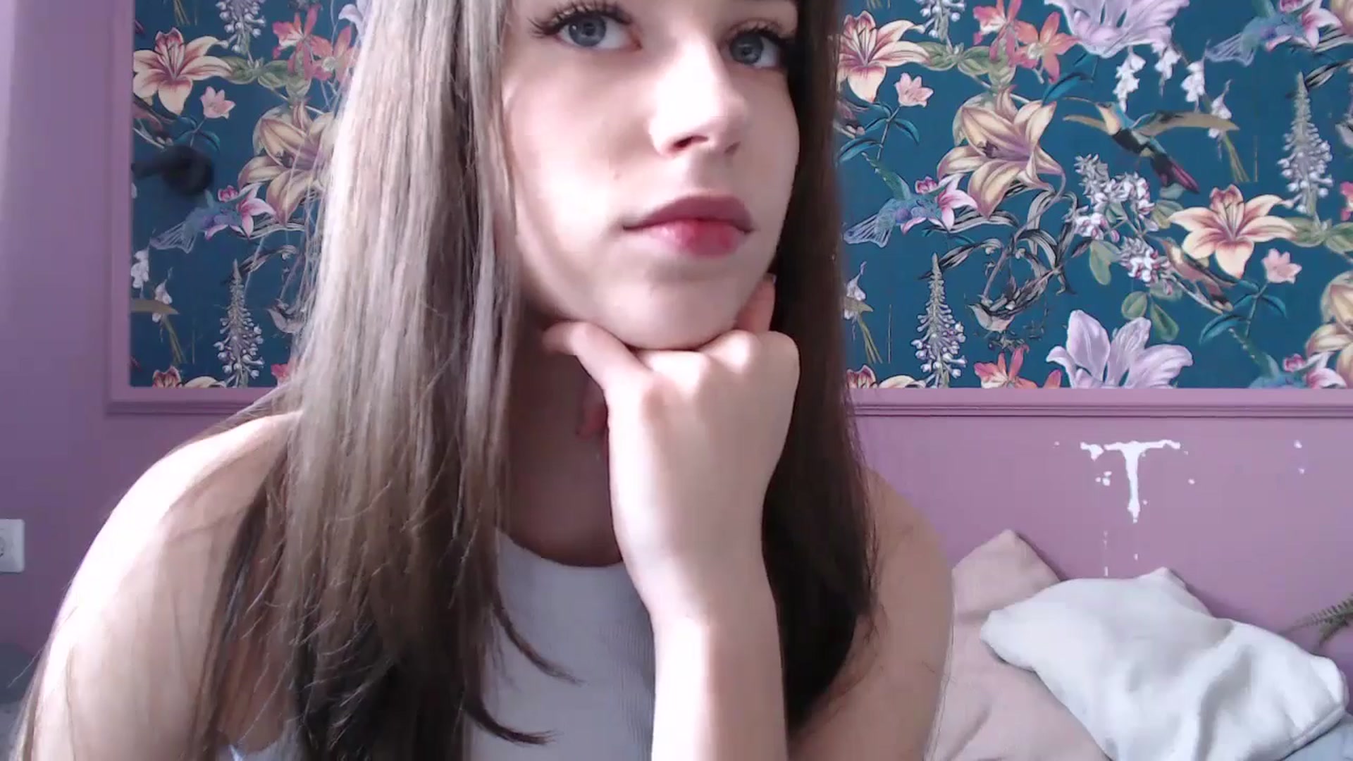 Gallery image thumbnail from ElsieF_'s myfreecams stream on, 08/09/2025, 09:14 image 6 of 20