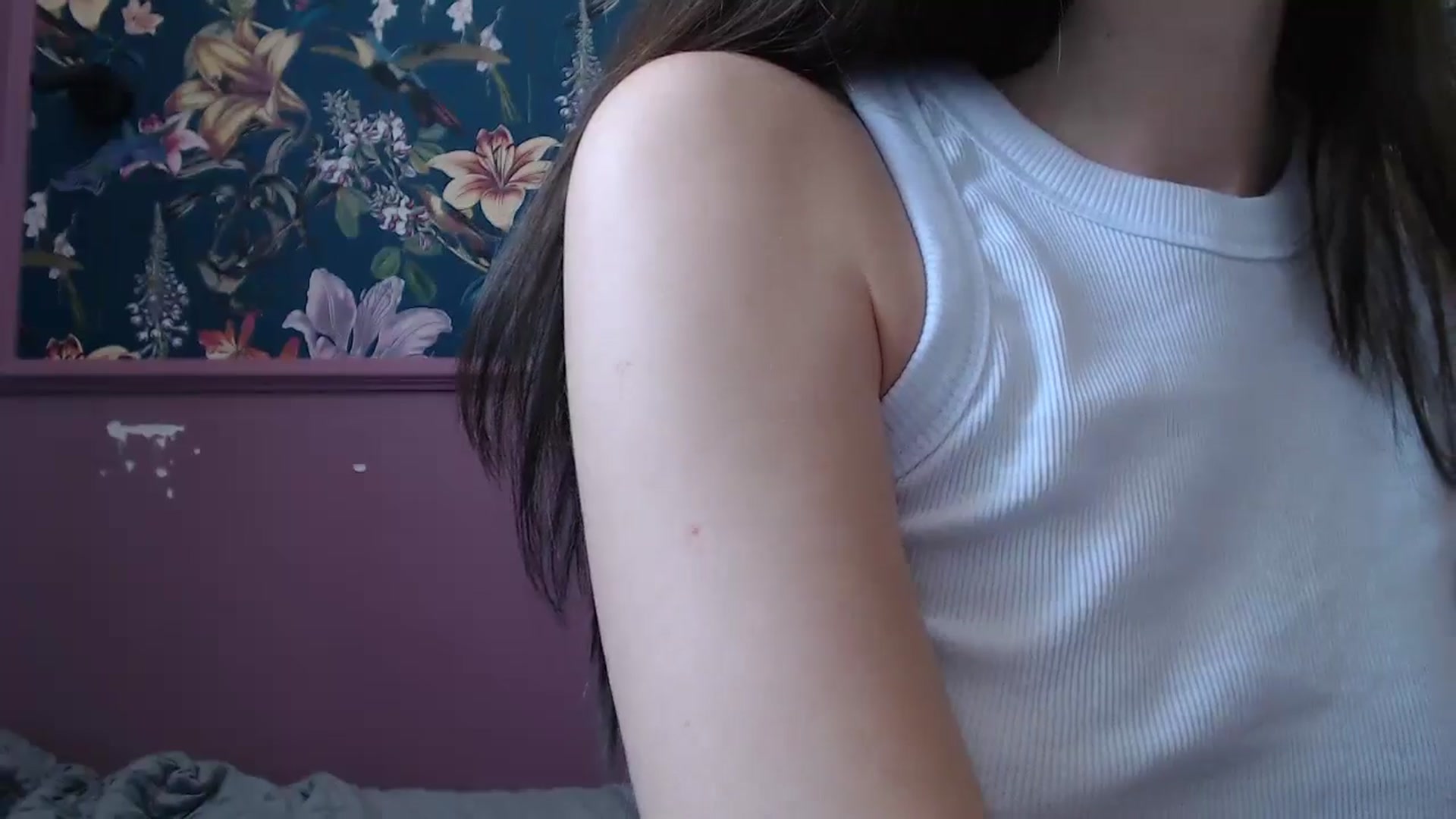 Gallery image thumbnail from ElsieF_'s myfreecams stream on, 08/09/2025, 09:14 image 3 of 20