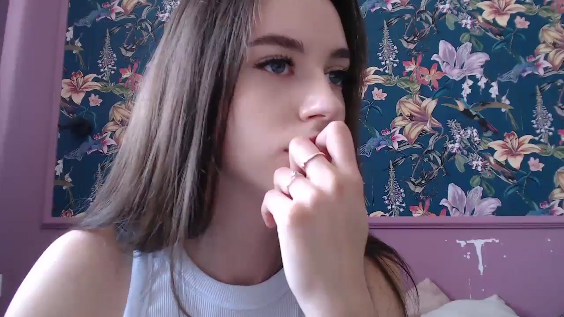 Gallery image thumbnail from ElsieF_'s myfreecams stream on, 08/09/2025, 09:14 image 9 of 20