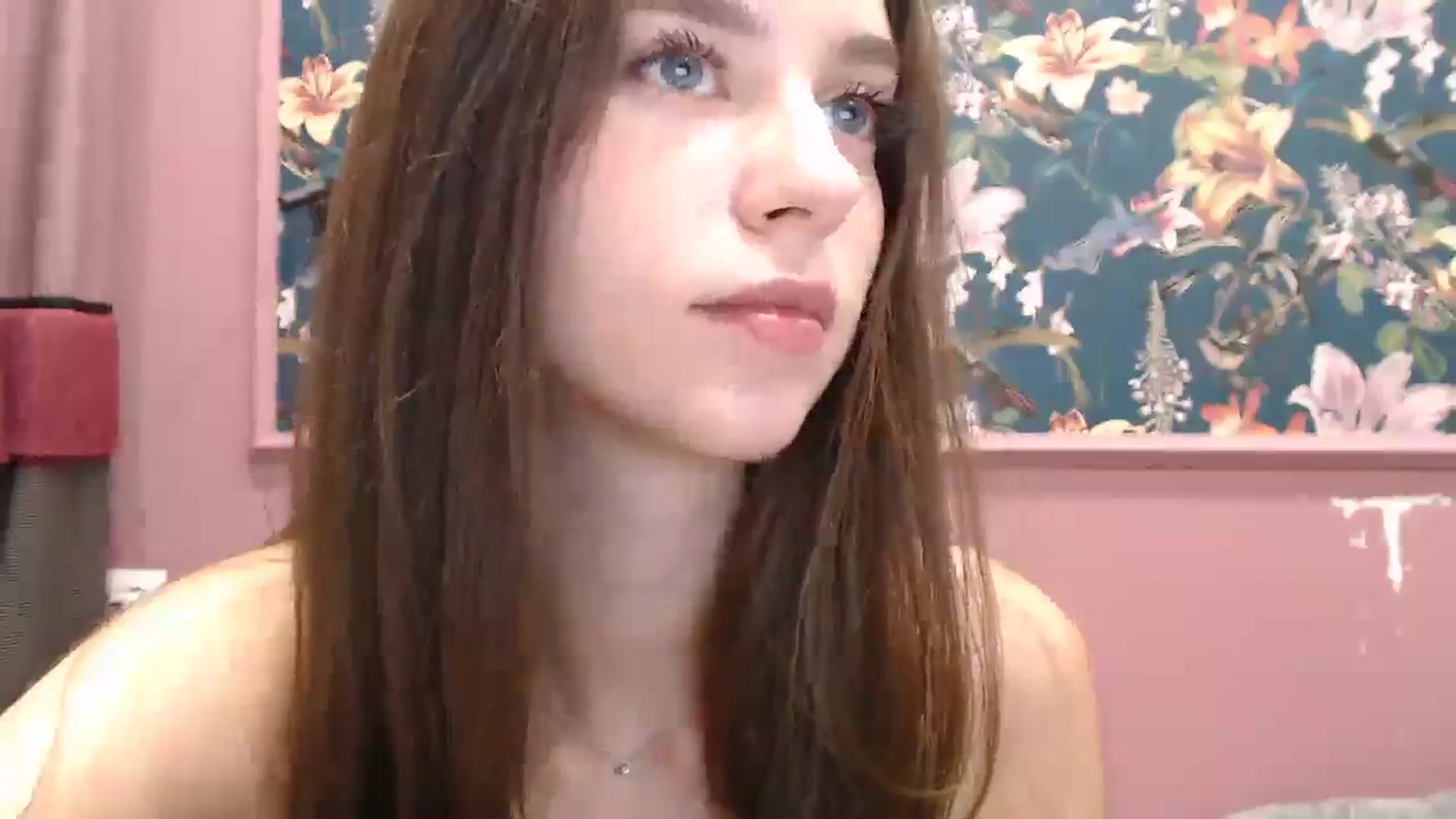 Gallery image thumbnail from ElsieF_'s myfreecams stream on, 09/06/2025, 18:16 image 16 of 20