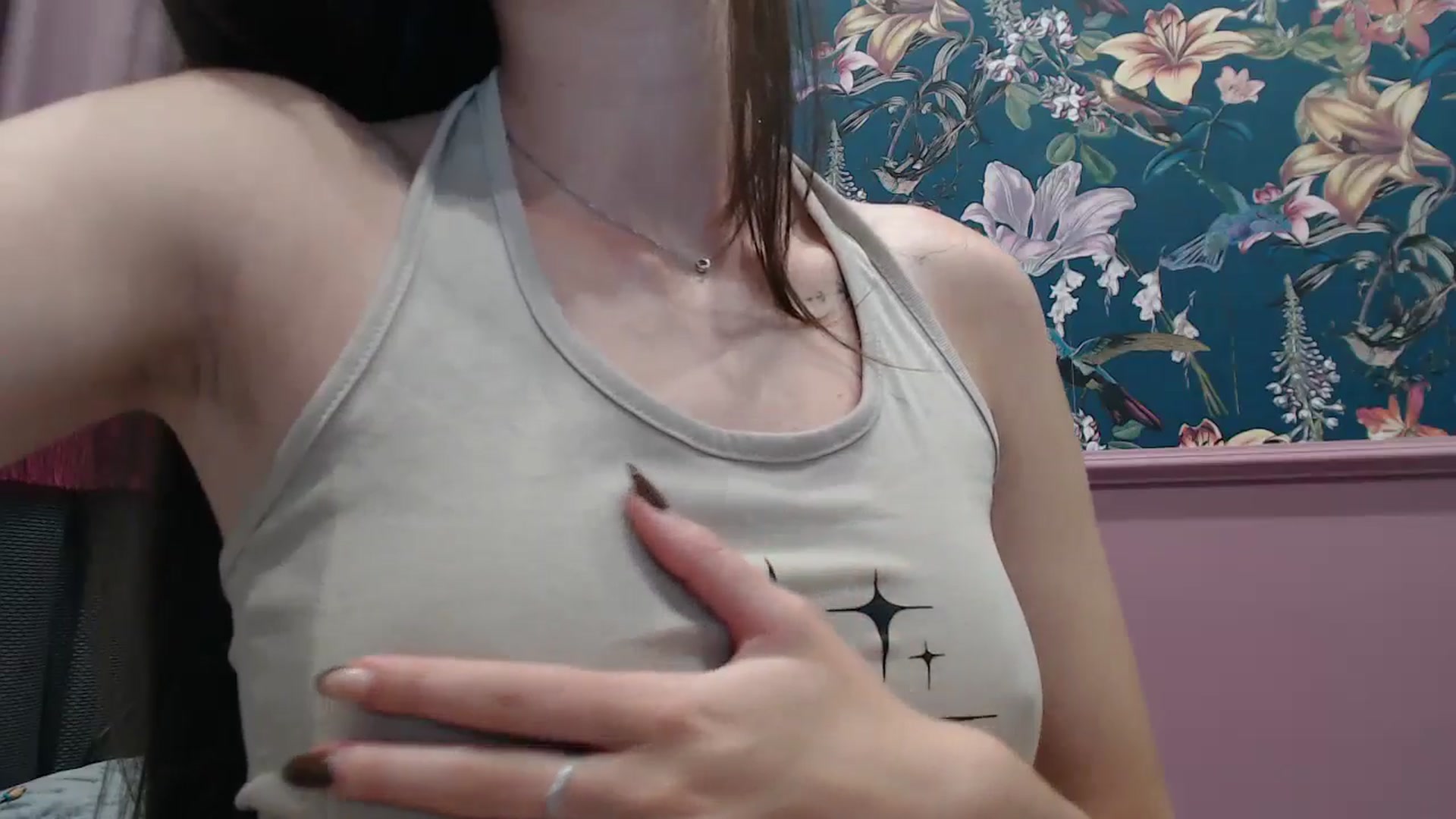 Gallery image thumbnail from ElsieF_'s myfreecams stream on, 09/06/2025, 18:16 image 10 of 20