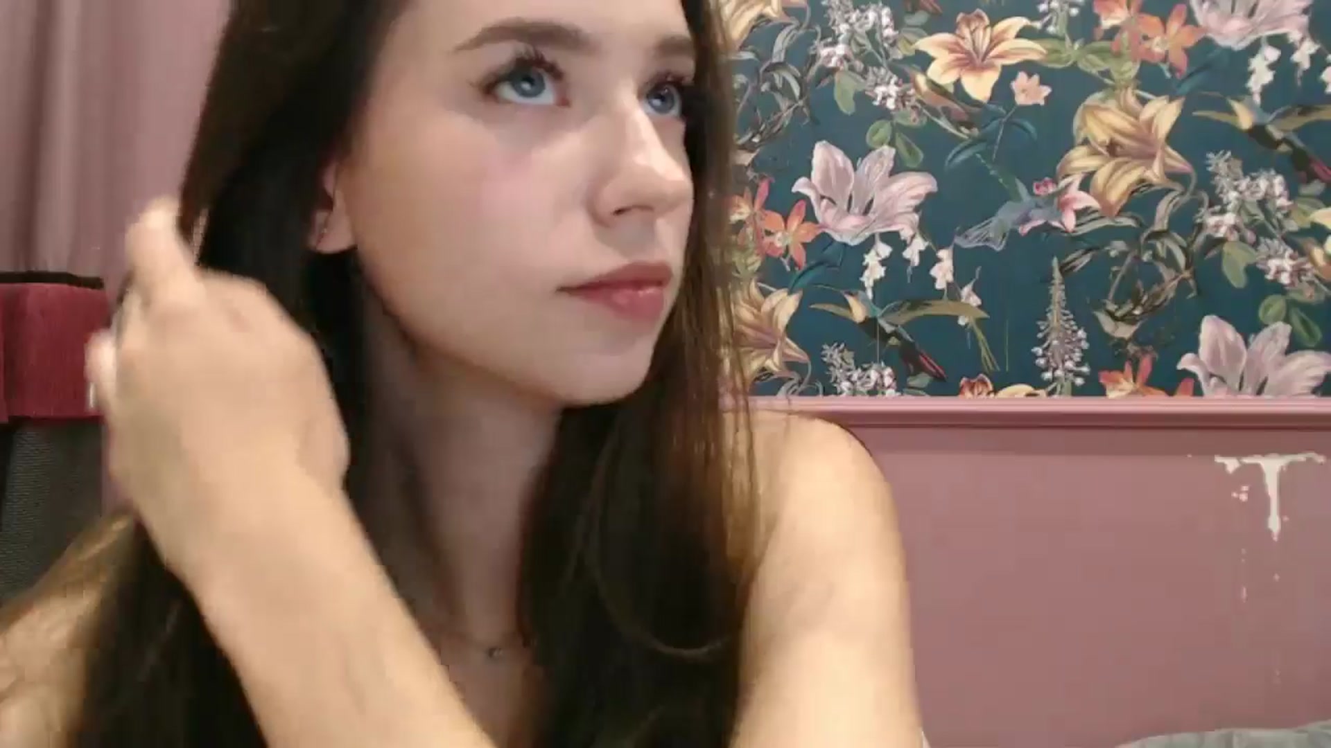 Gallery image thumbnail from ElsieF_'s myfreecams stream on, 09/06/2025, 18:16 image 14 of 20