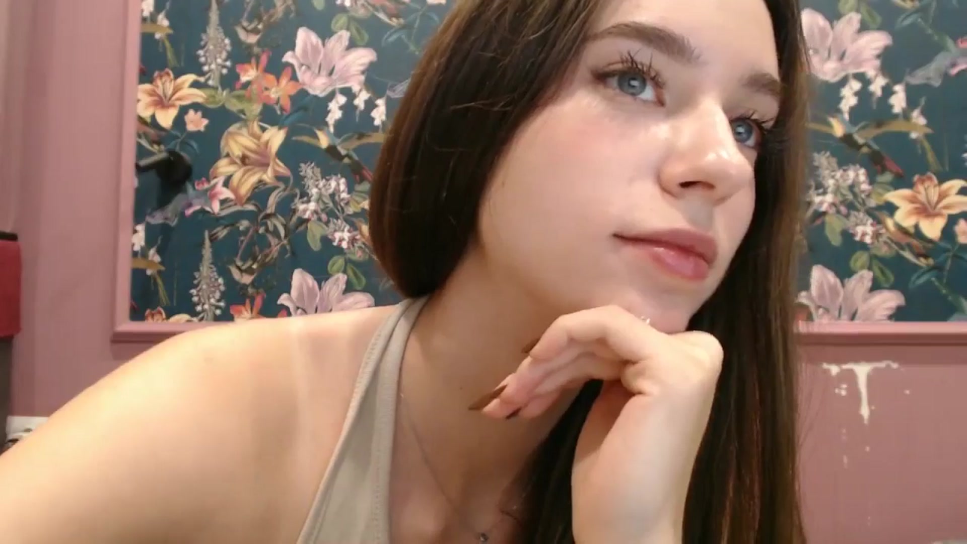 Gallery image thumbnail from ElsieF_'s myfreecams stream on, 09/06/2025, 18:16 image 8 of 20