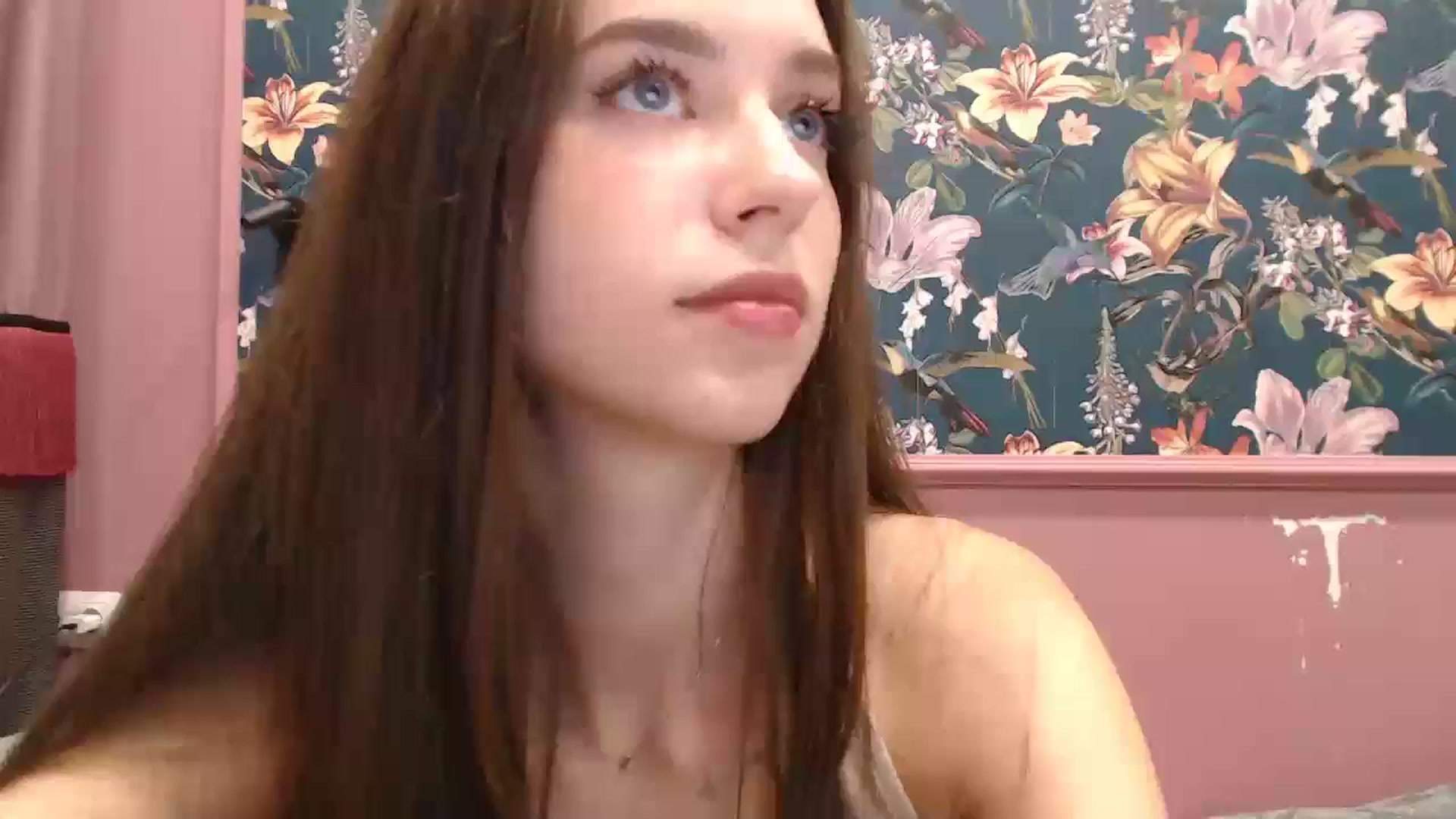 Gallery image thumbnail from ElsieF_'s myfreecams stream on, 09/06/2025, 18:16 image 5 of 20