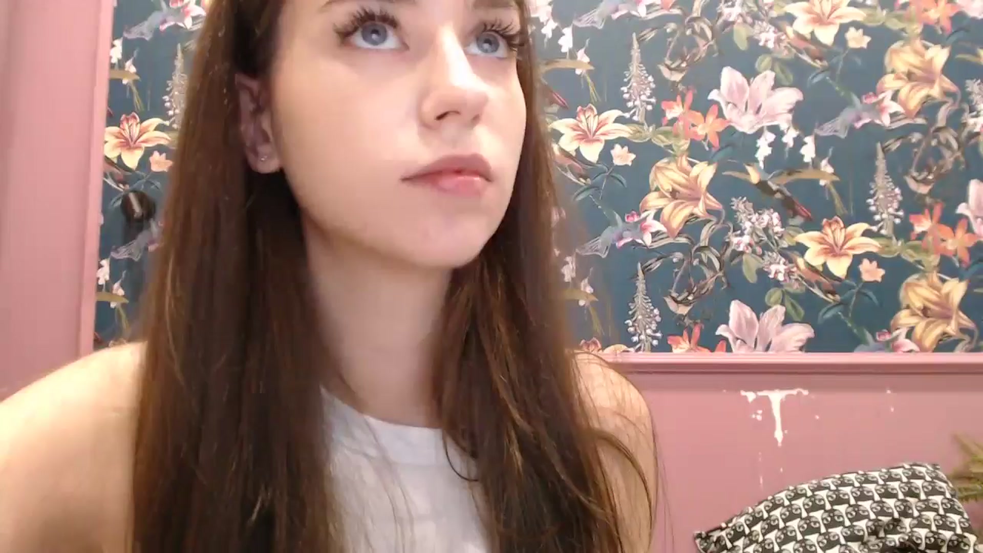 Gallery image thumbnail from ElsieF_'s myfreecams stream on, 10/03/2025, 18:07 image 20 of 20