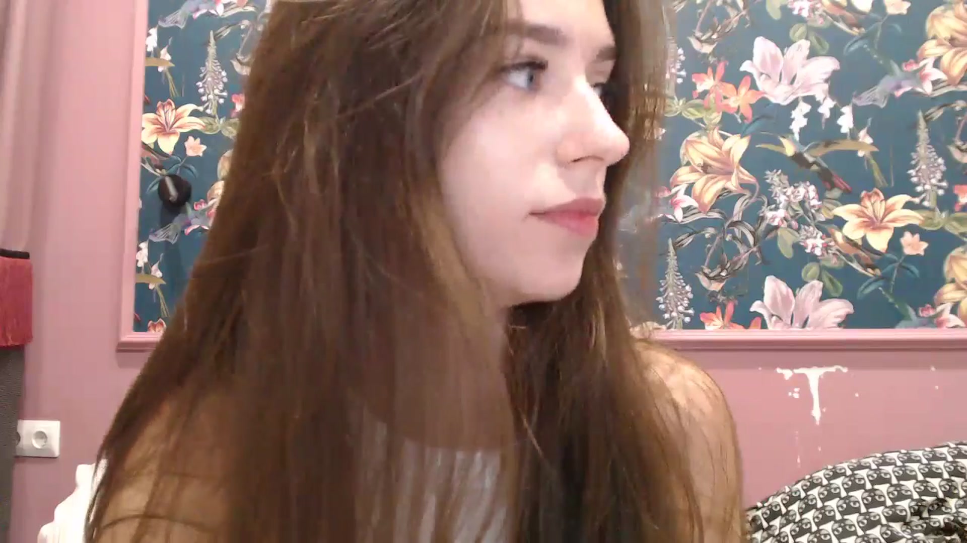 Gallery image thumbnail from ElsieF_'s myfreecams stream on, 10/03/2025, 18:07 image 3 of 20