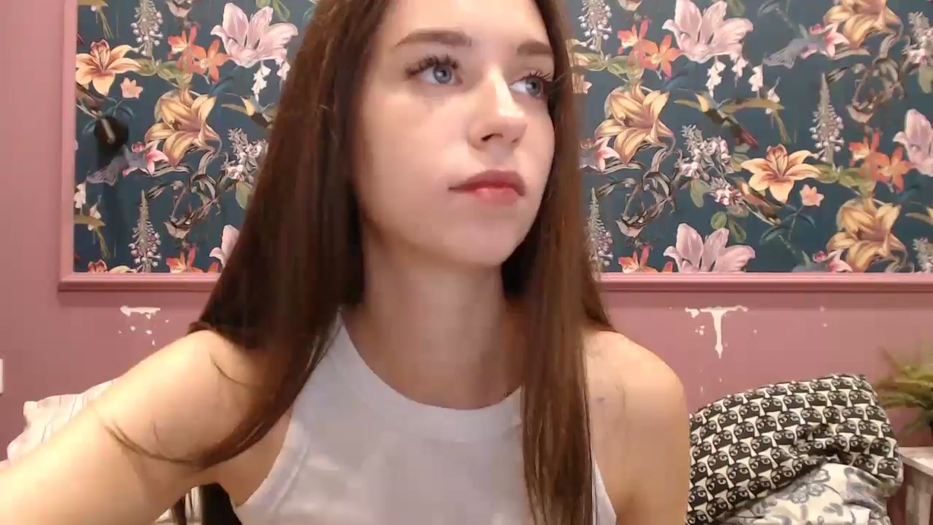 Gallery image thumbnail from ElsieF_'s myfreecams stream on, 10/03/2025, 18:07 image 18 of 20