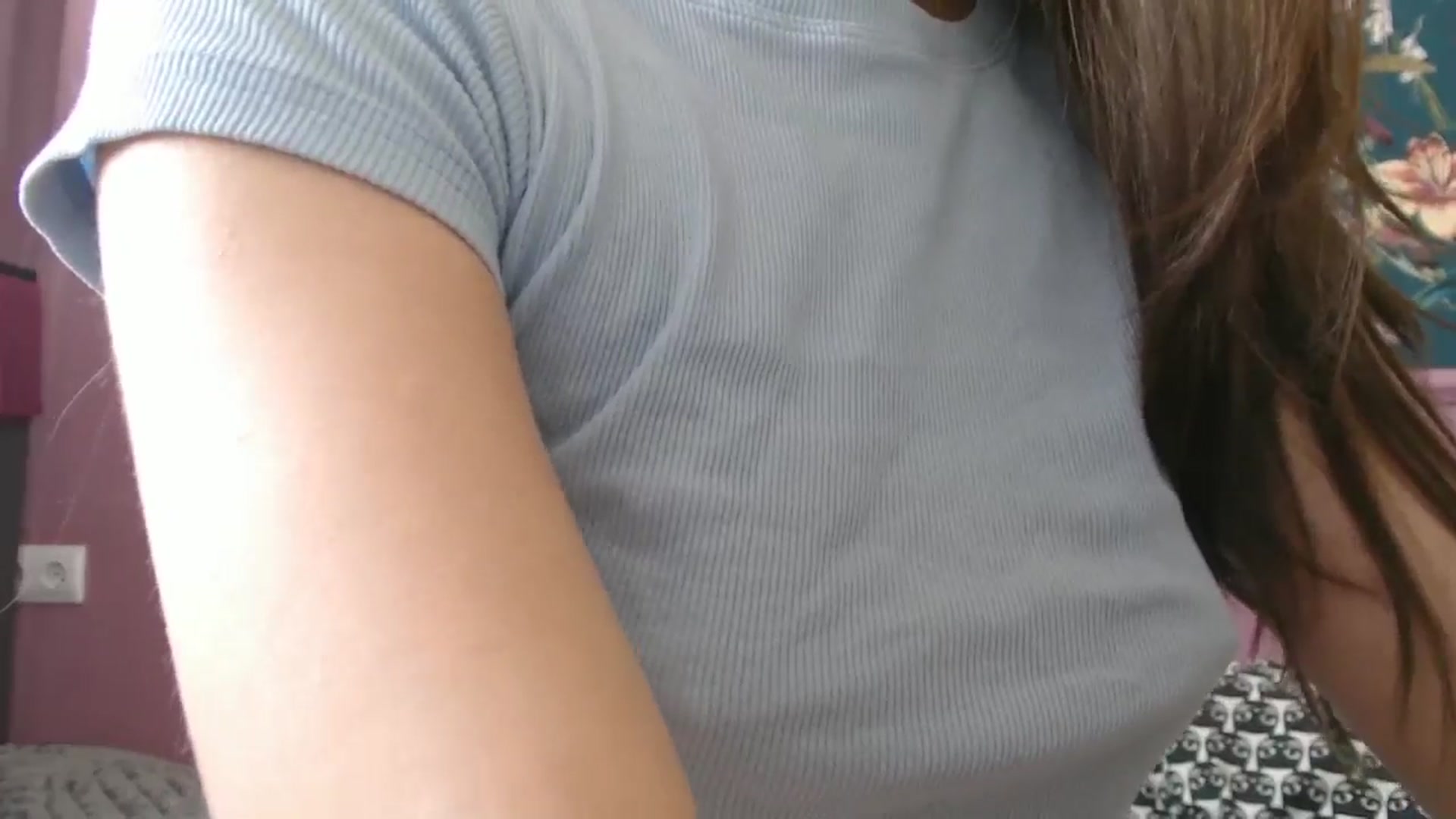 Gallery image thumbnail from ElsieF_'s myfreecams stream on, 10/04/2025, 08:41 image 16 of 20