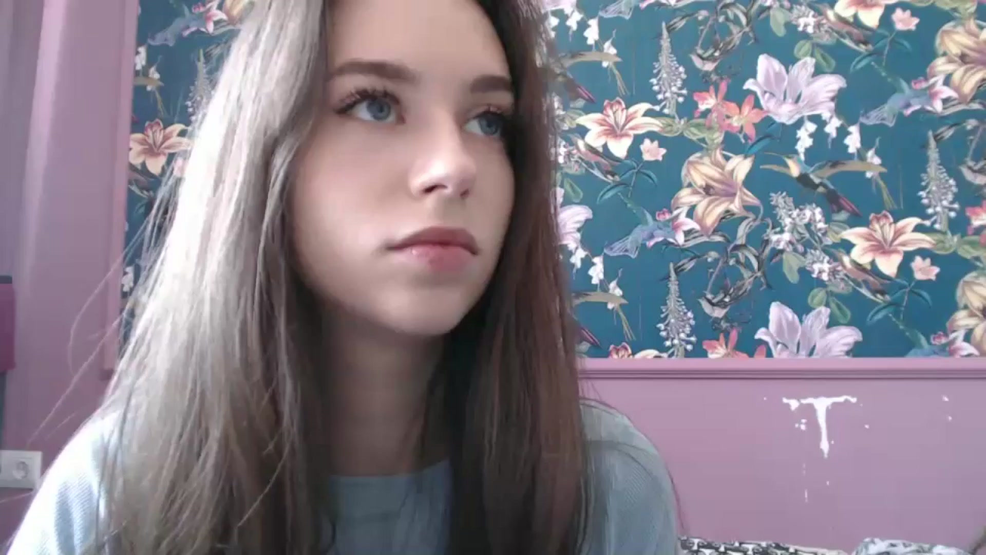 Gallery image thumbnail from ElsieF_'s myfreecams stream on, 10/04/2025, 08:41 image 5 of 20