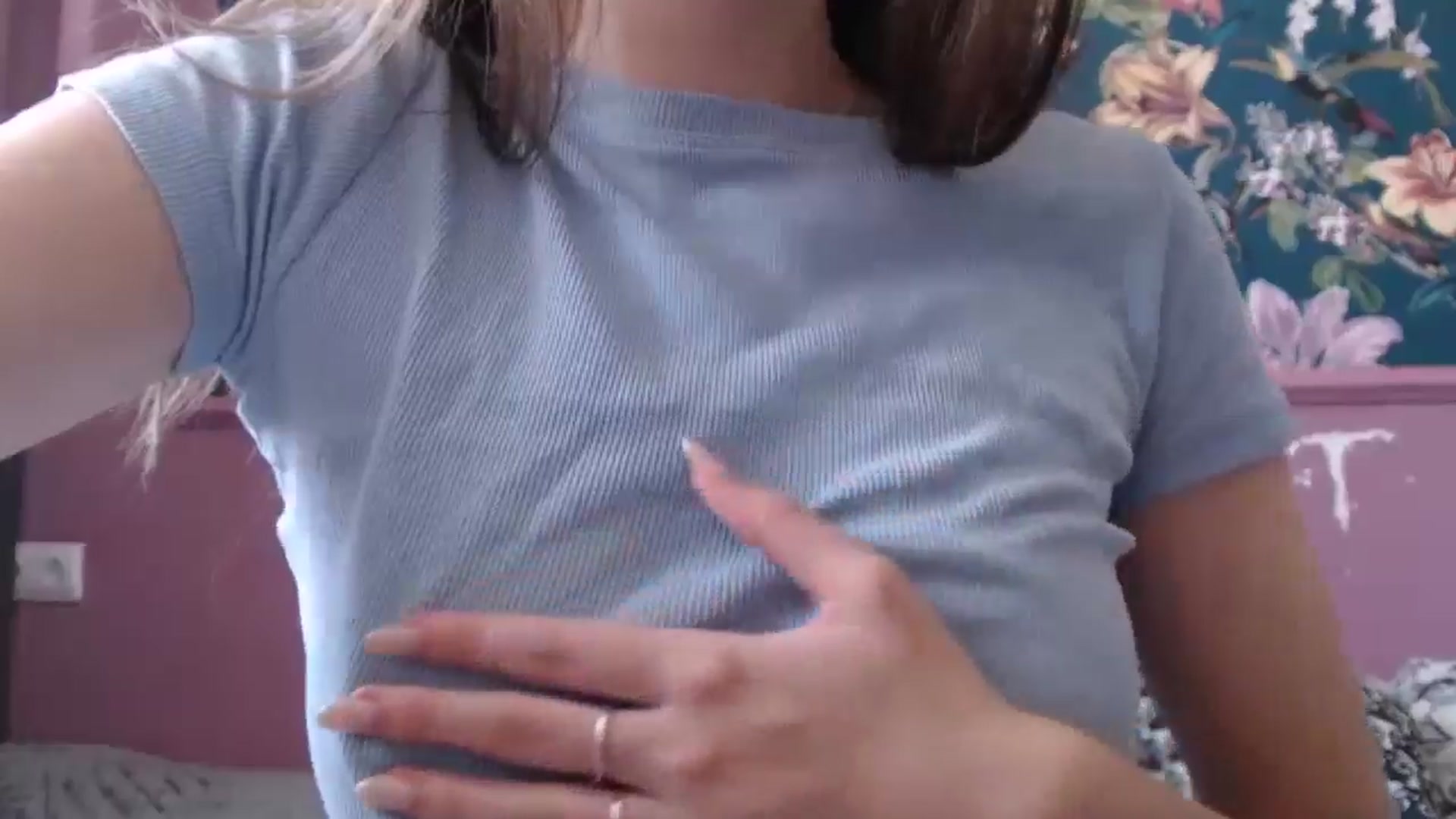 Gallery image thumbnail from ElsieF_'s myfreecams stream on, 10/04/2025, 08:41 image 19 of 20