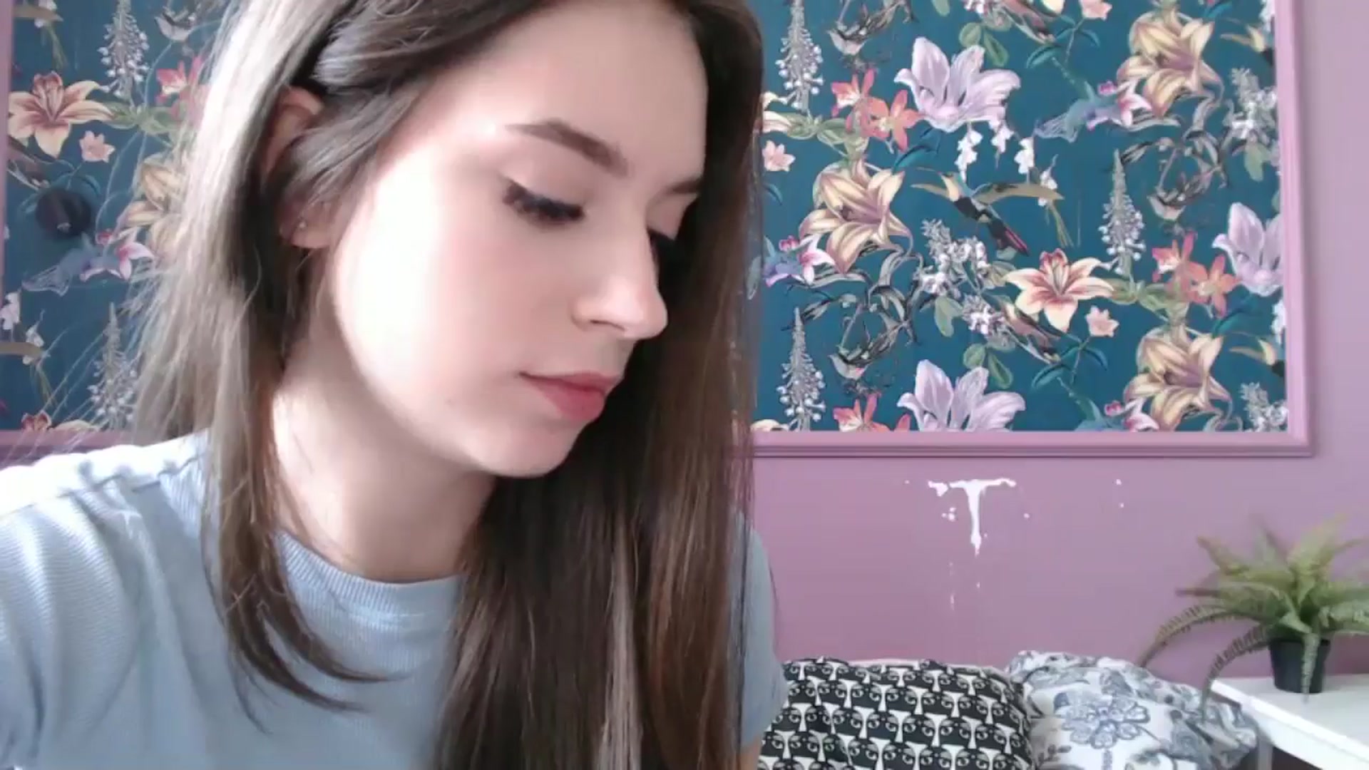 Gallery image thumbnail from ElsieF_'s myfreecams stream on, 10/04/2025, 09:00 image 17 of 20