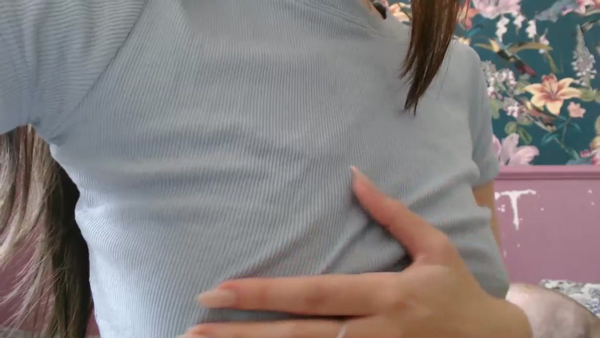 Gallery image thumbnail from ElsieF_'s myfreecams stream on, 10/04/2025, 09:00 image 3 of 20