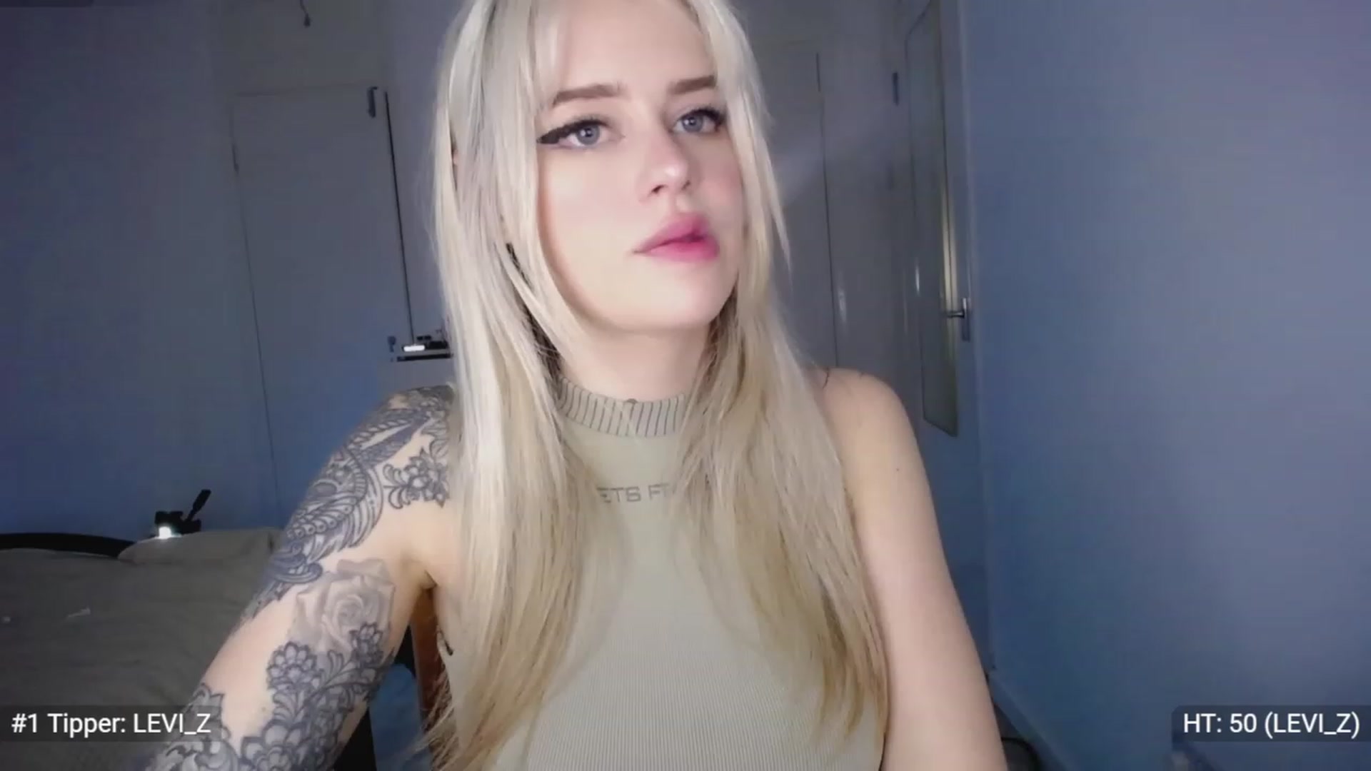 Gallery image thumbnail from Elsie_Marina's myfreecams stream on, 11/20/2022, 03:36 image 7 of 20