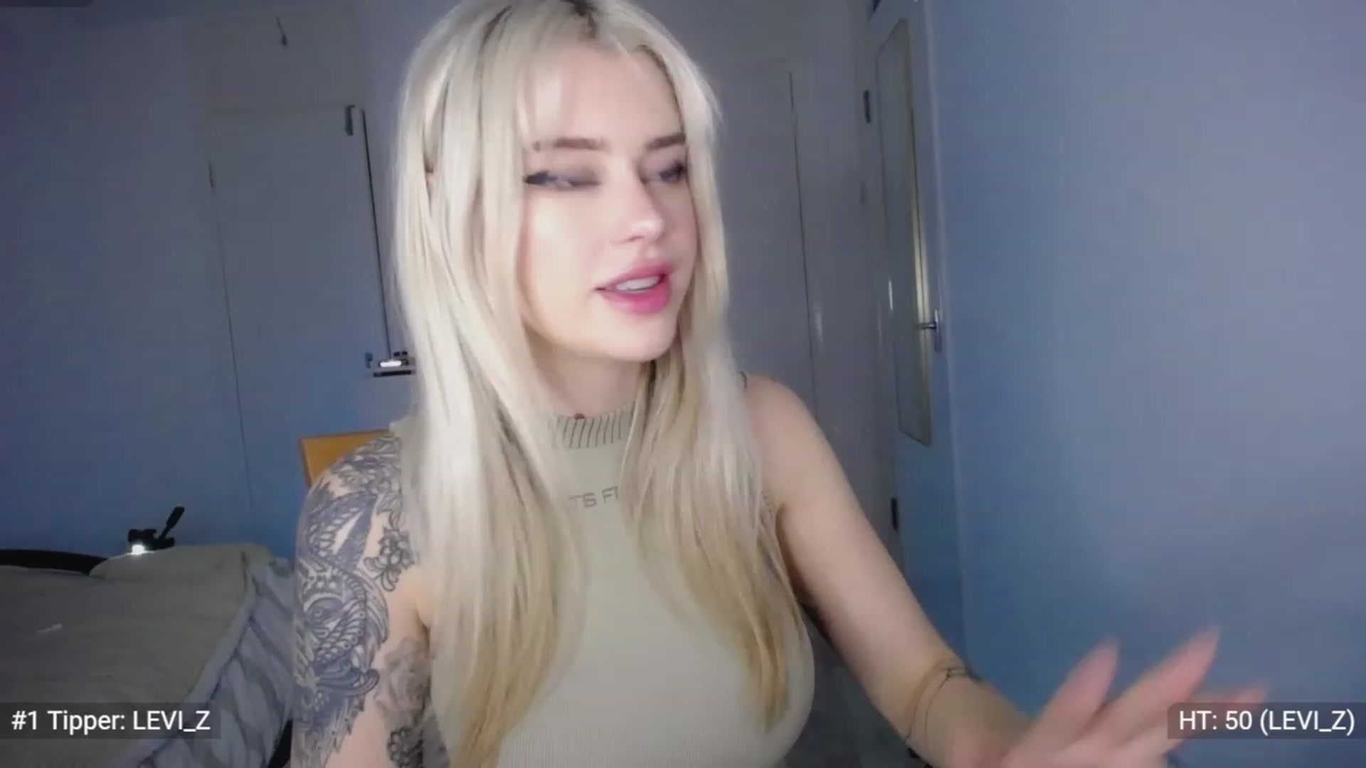 Gallery image thumbnail from Elsie_Marina's myfreecams stream on, 11/20/2022, 03:36 image 4 of 20