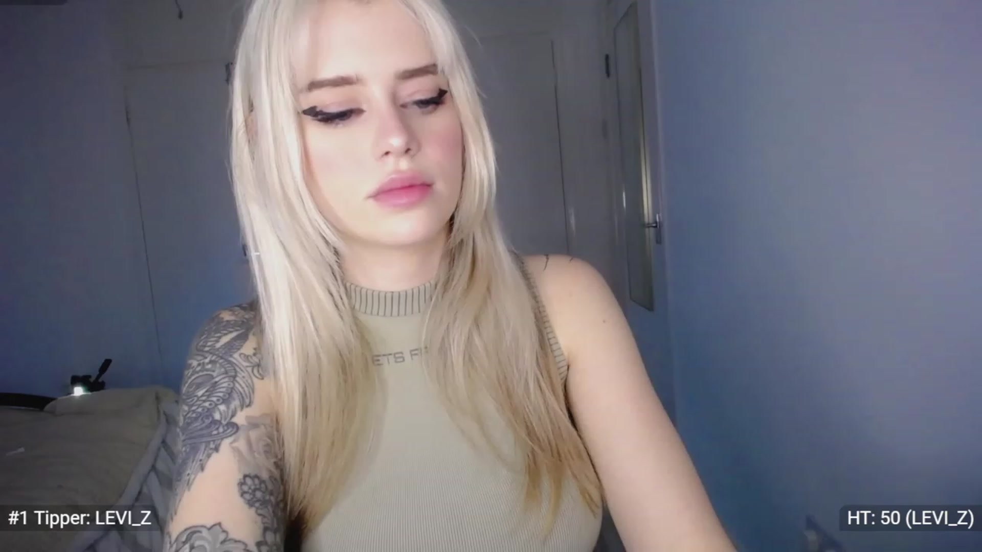 Gallery image thumbnail from Elsie_Marina's myfreecams stream on, 11/20/2022, 03:36 image 16 of 20