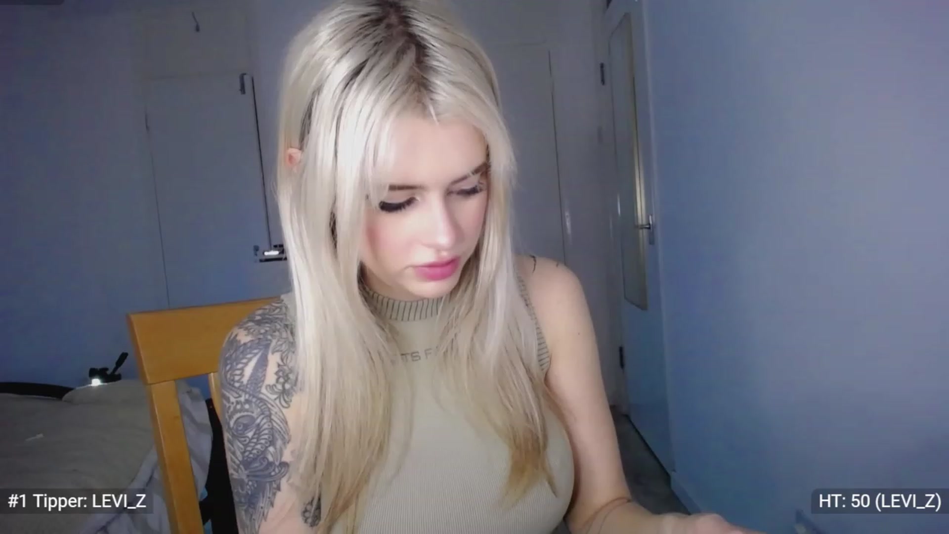 Gallery image thumbnail from Elsie_Marina's myfreecams stream on, 11/20/2022, 03:36 image 3 of 20