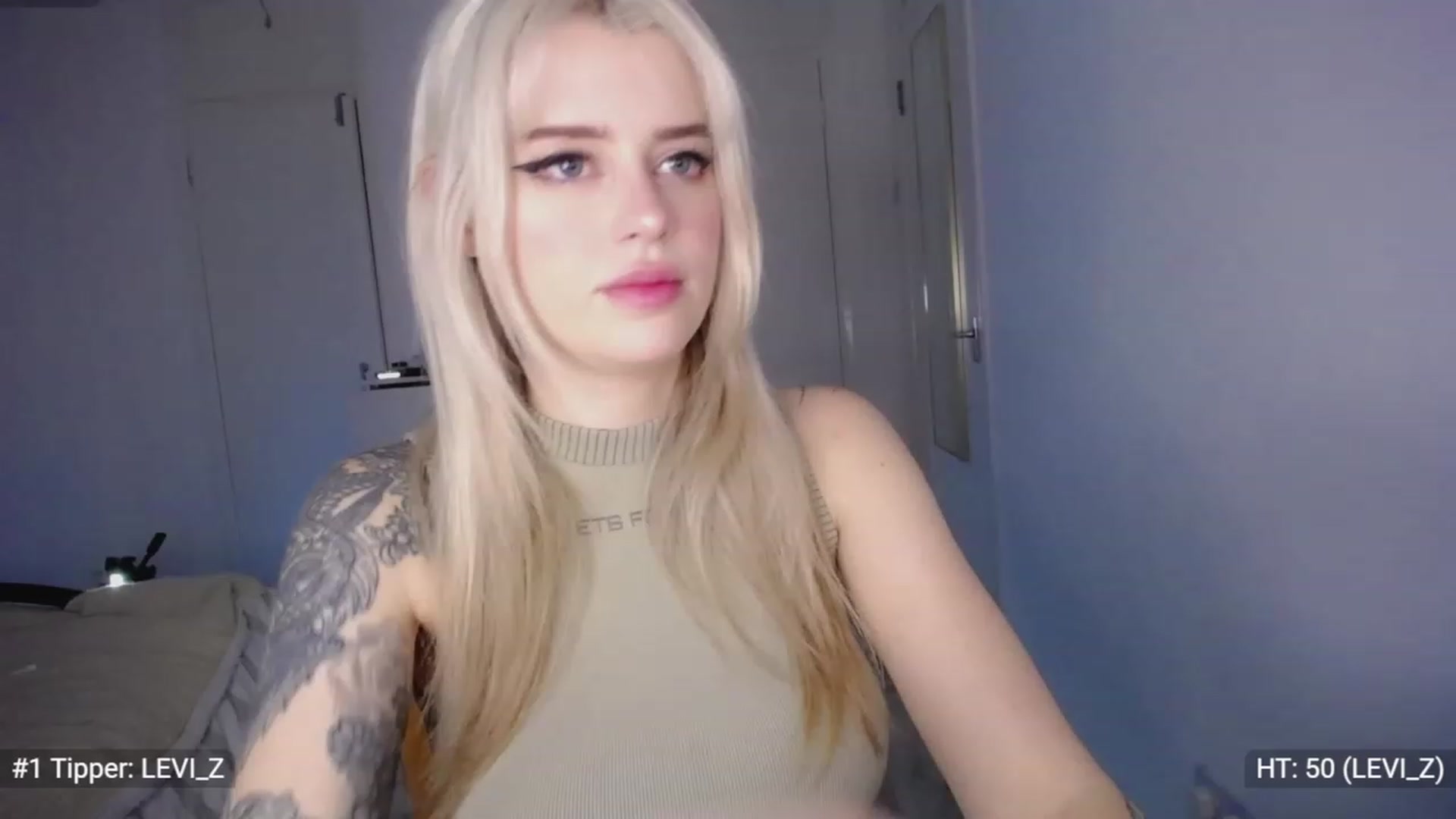 Gallery image thumbnail from Elsie_Marina's myfreecams stream on, 11/20/2022, 03:36 image 13 of 20
