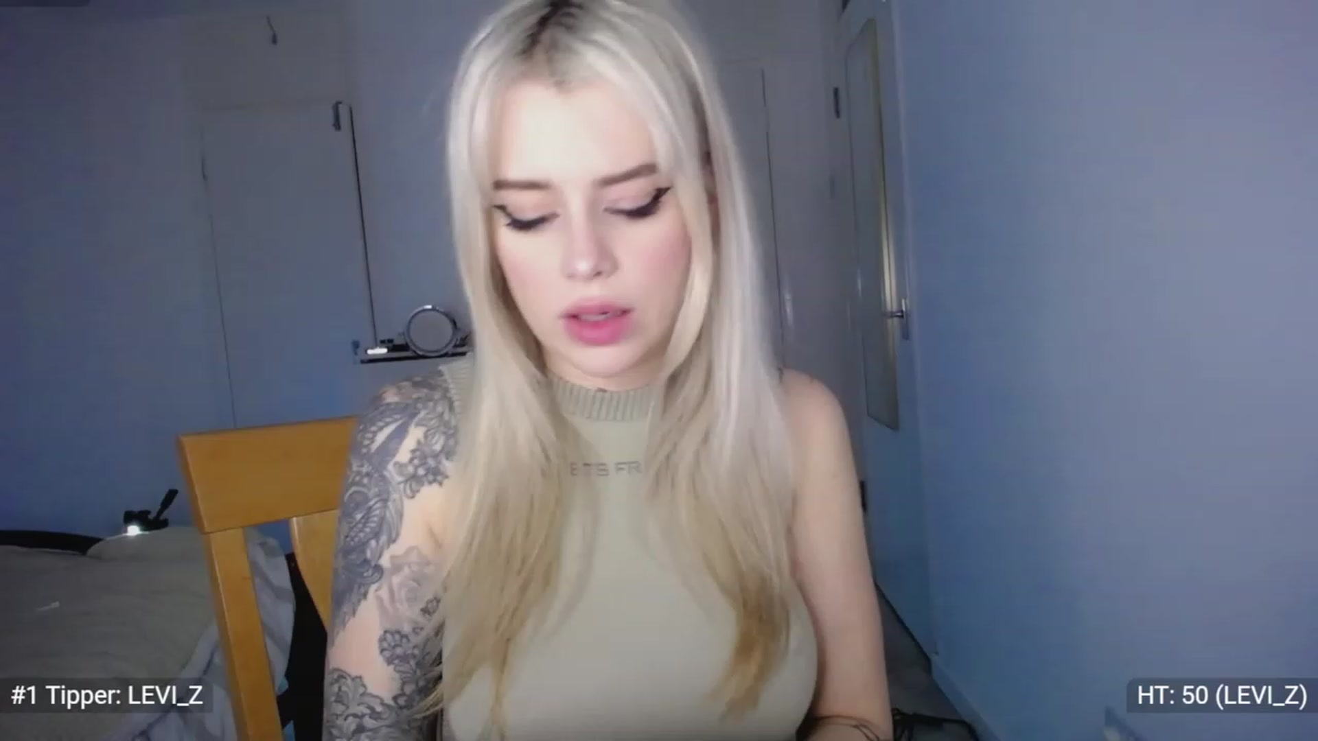 Gallery image thumbnail from Elsie_Marina's myfreecams stream on, 11/20/2022, 03:36 image 2 of 20