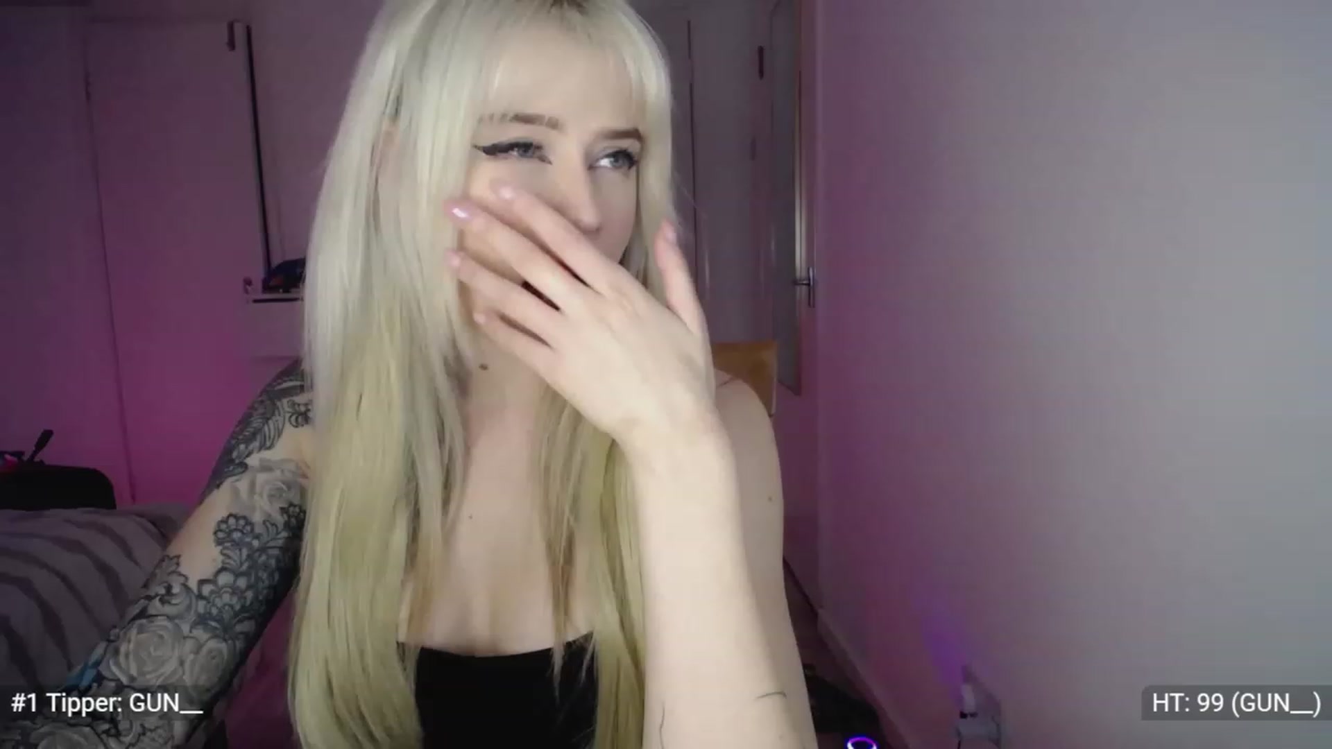 Gallery image thumbnail from Elsie_Marina's myfreecams stream on, 11/22/2022, 24:01 image 16 of 20