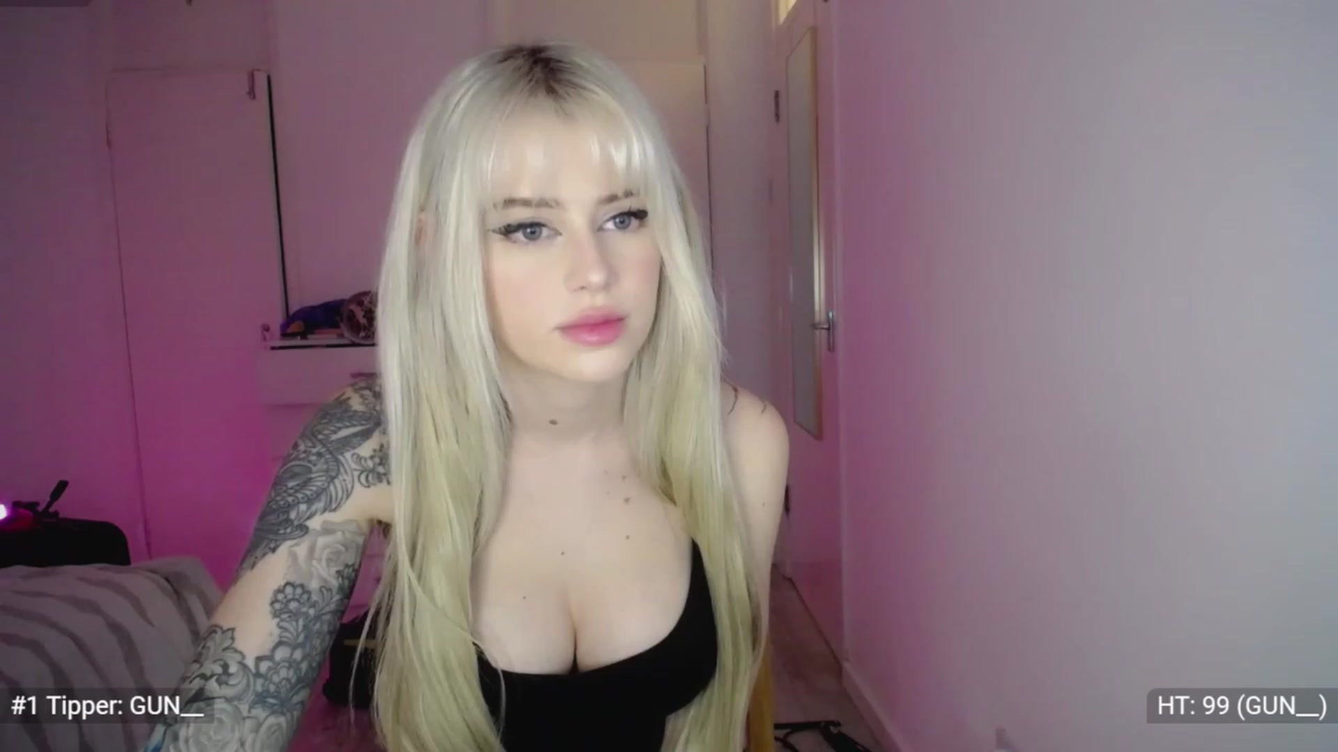 Gallery image thumbnail from Elsie_Marina's myfreecams stream on, 11/22/2022, 24:28 image 12 of 20