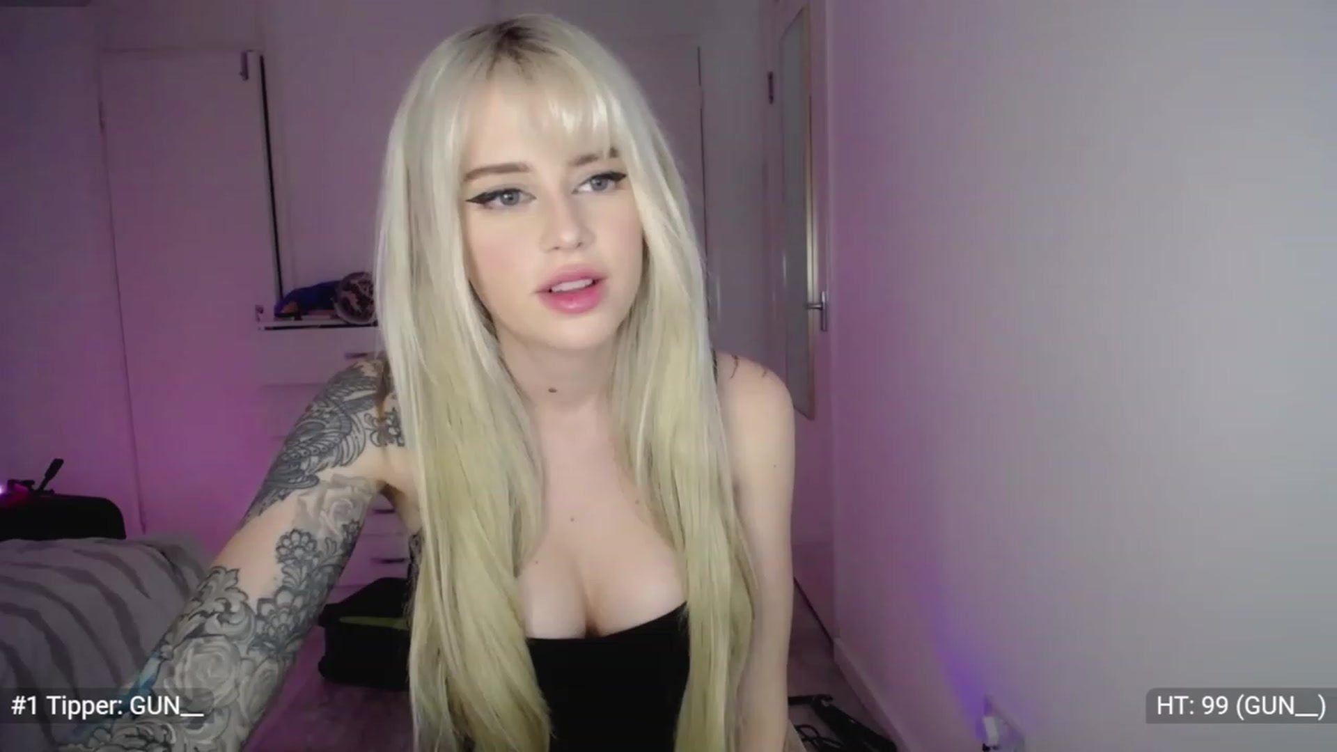 Gallery image thumbnail from Elsie_Marina's myfreecams stream on, 11/22/2022, 24:28 image 6 of 20