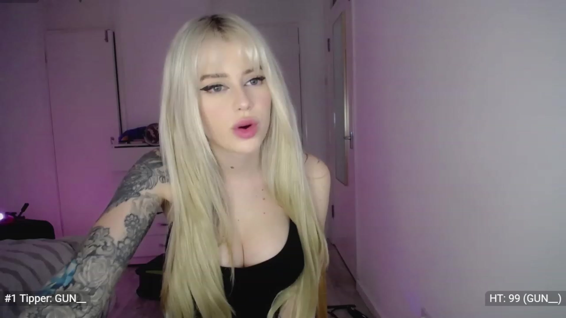 Gallery image thumbnail from Elsie_Marina's myfreecams stream on, 11/22/2022, 24:28 image 13 of 20