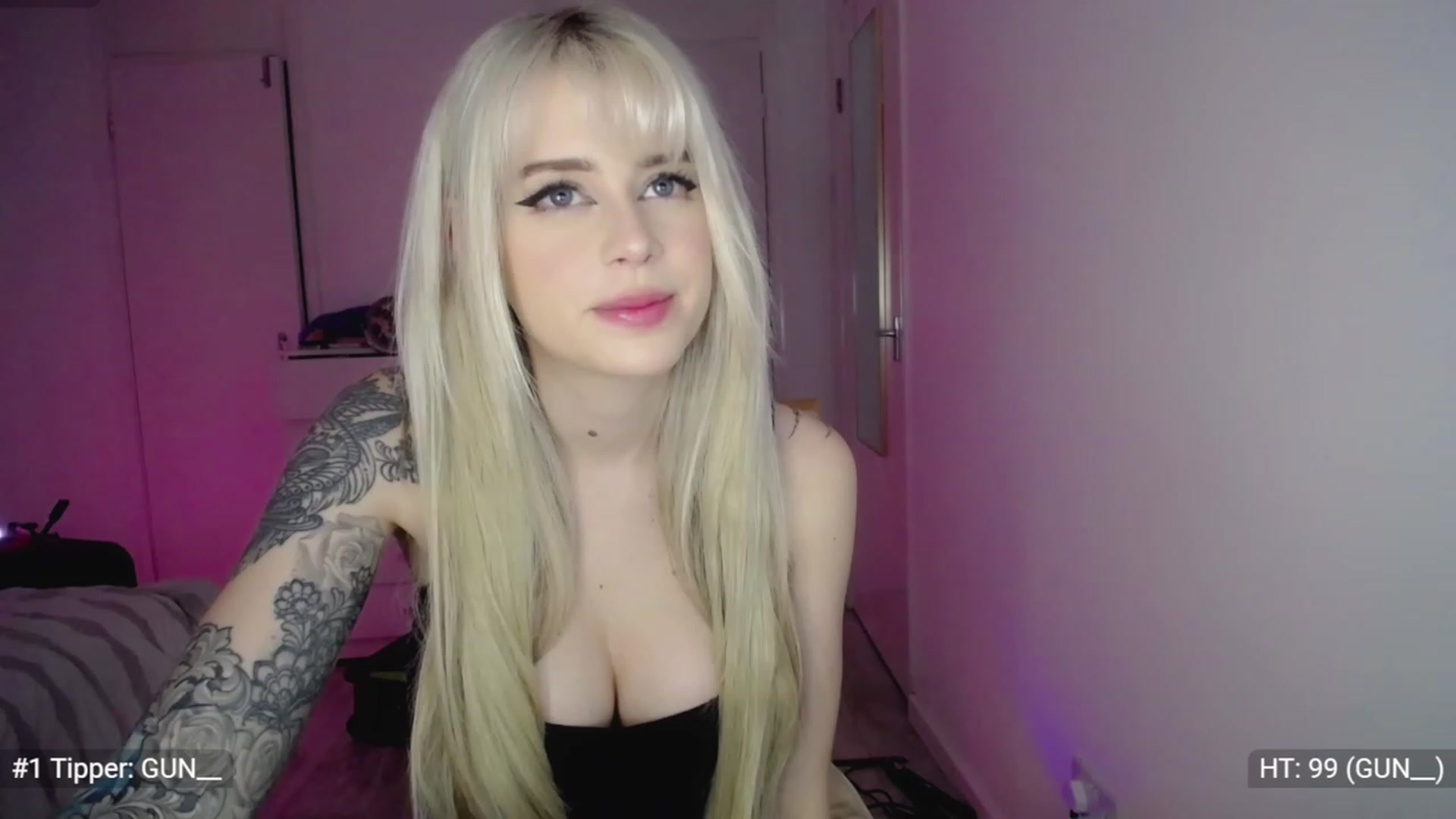 Gallery image thumbnail from Elsie_Marina's myfreecams stream on, 11/22/2022, 24:28 image 7 of 20