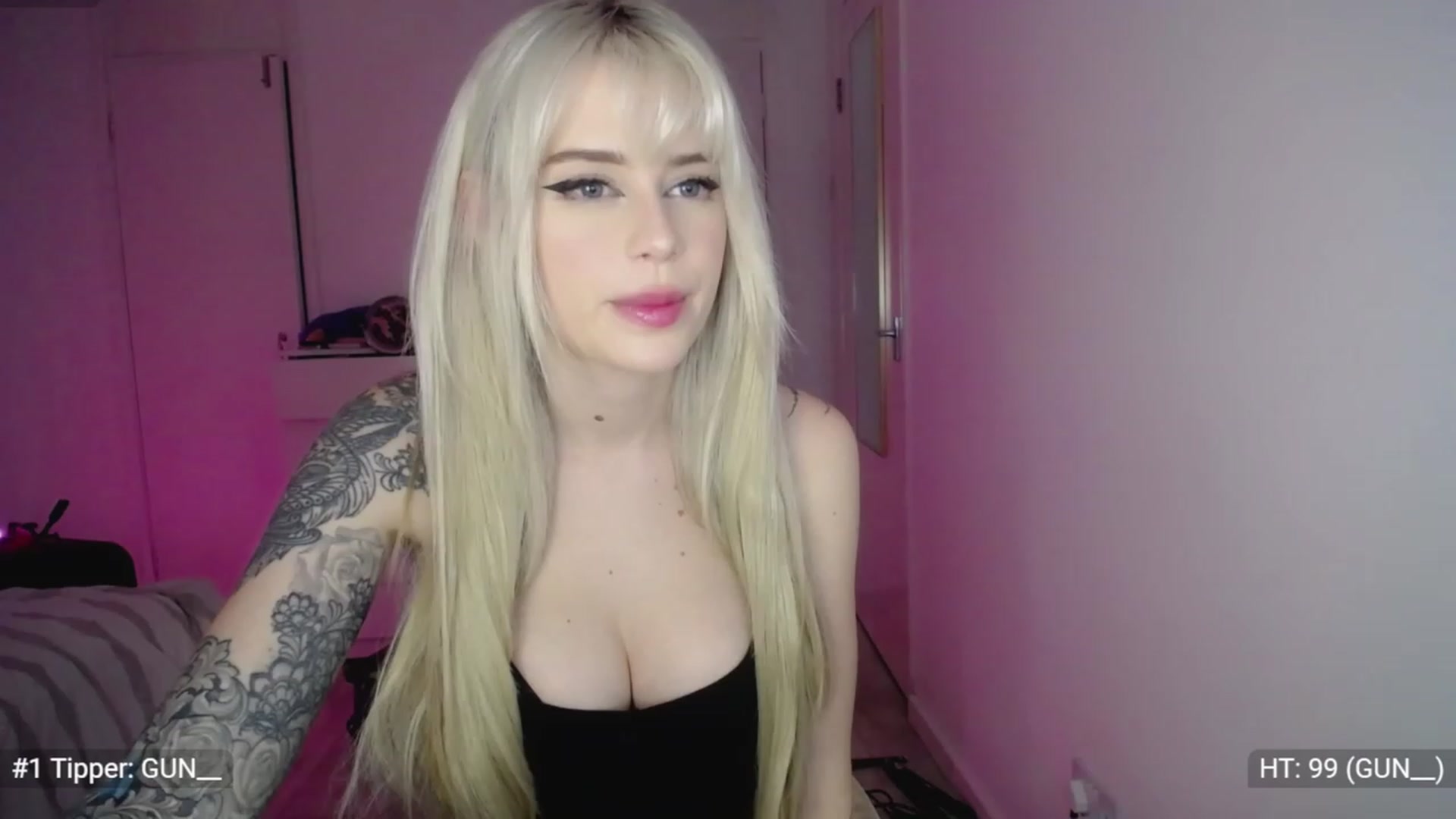 Gallery image thumbnail from Elsie_Marina's myfreecams stream on, 11/22/2022, 24:28 image 3 of 20