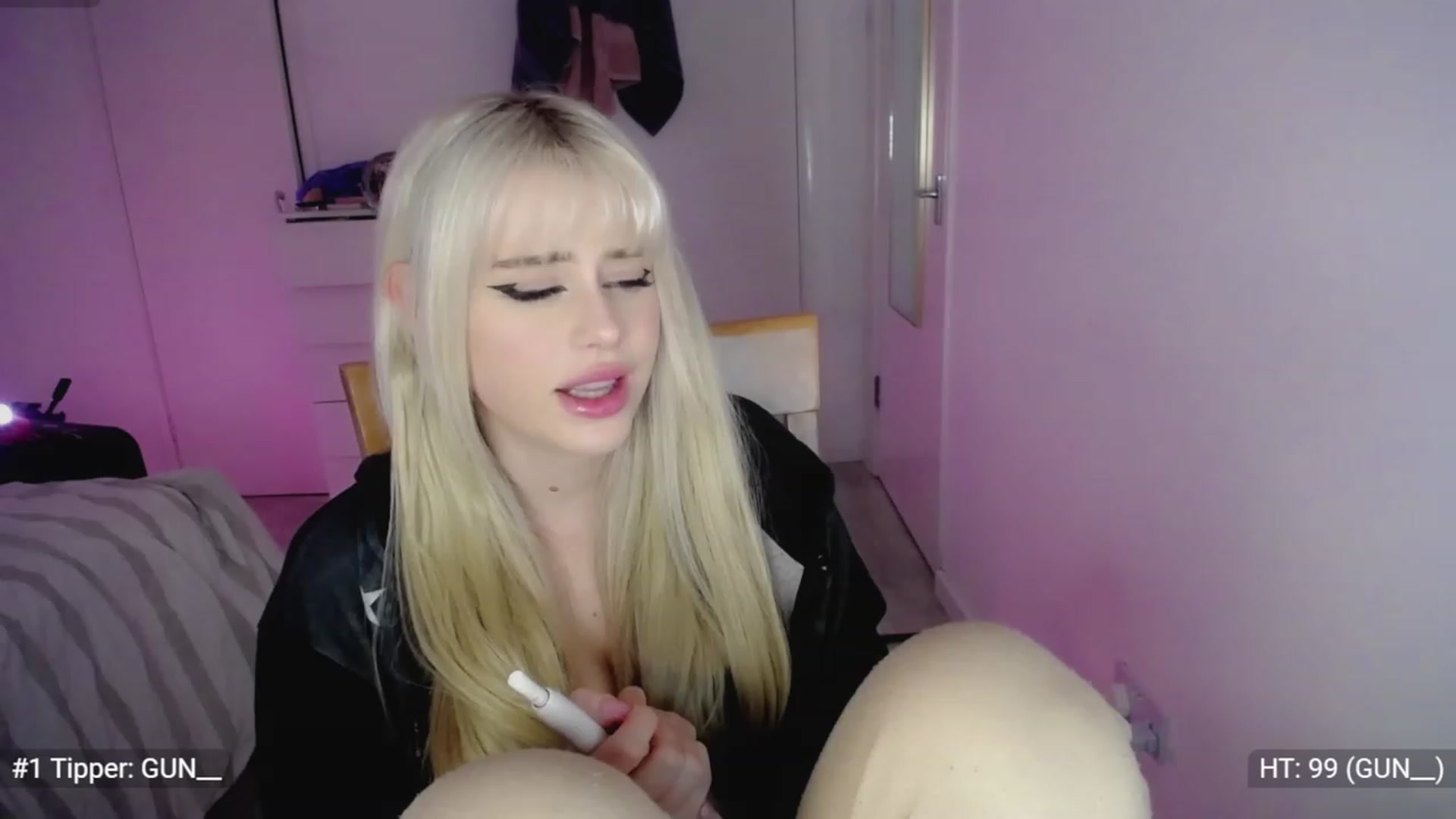 Gallery image thumbnail from Elsie_Marina's myfreecams stream on, 11/22/2022, 24:43 image 11 of 20