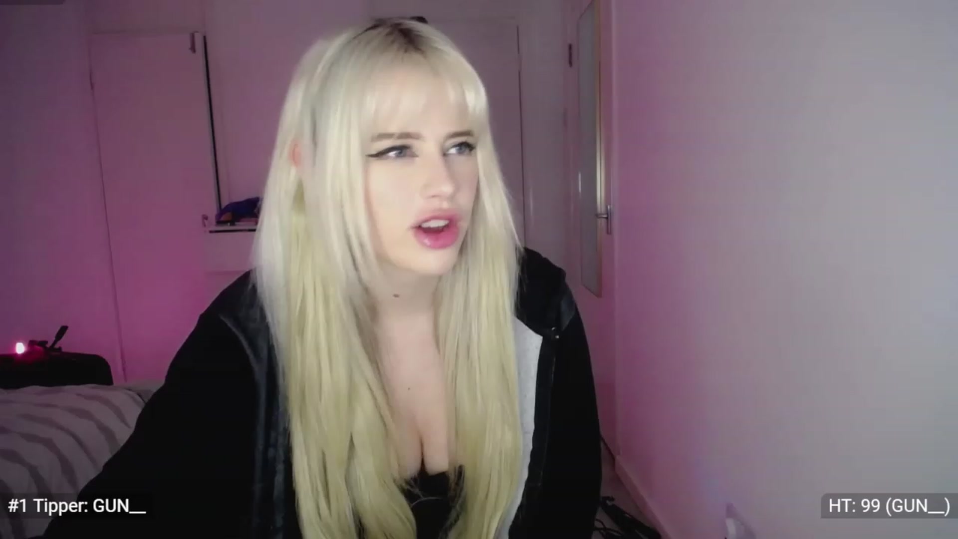 Gallery image thumbnail from Elsie_Marina's myfreecams stream on, 11/22/2022, 24:43 image 2 of 20