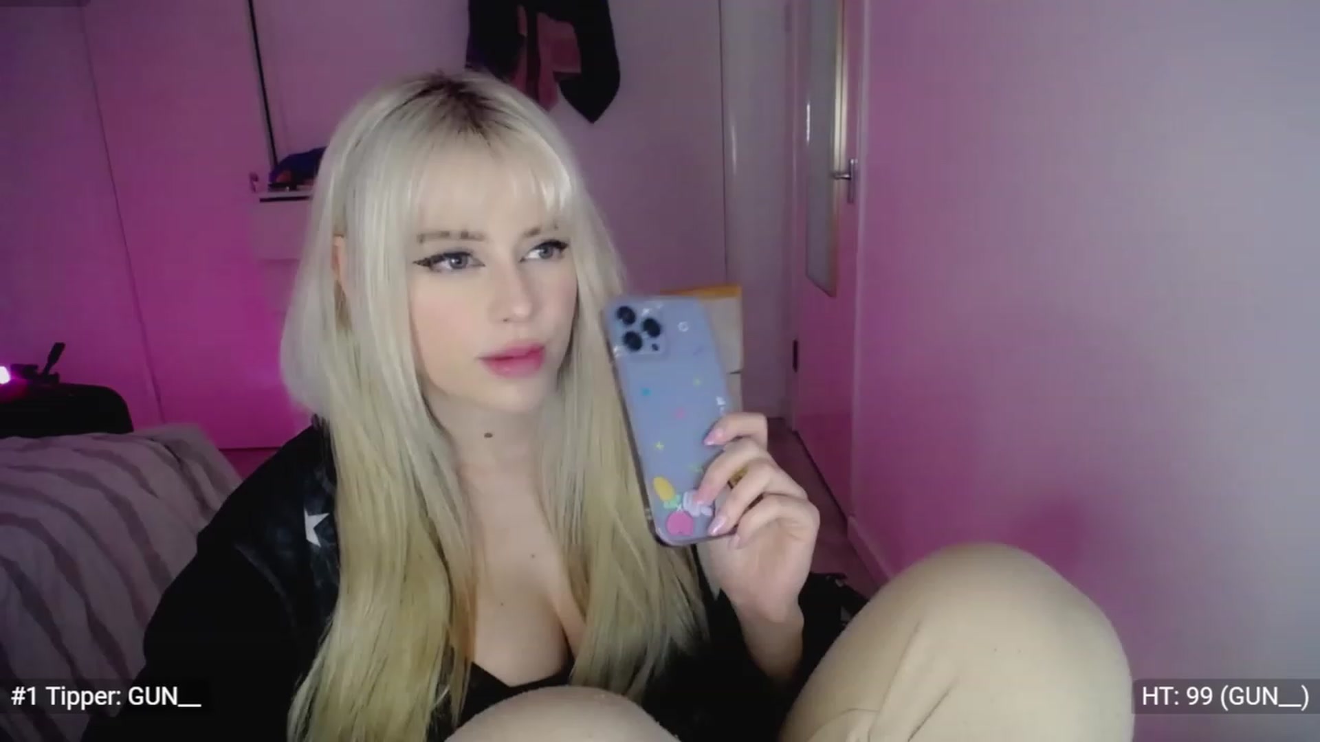 Gallery image thumbnail from Elsie_Marina's myfreecams stream on, 11/22/2022, 24:43 image 9 of 20