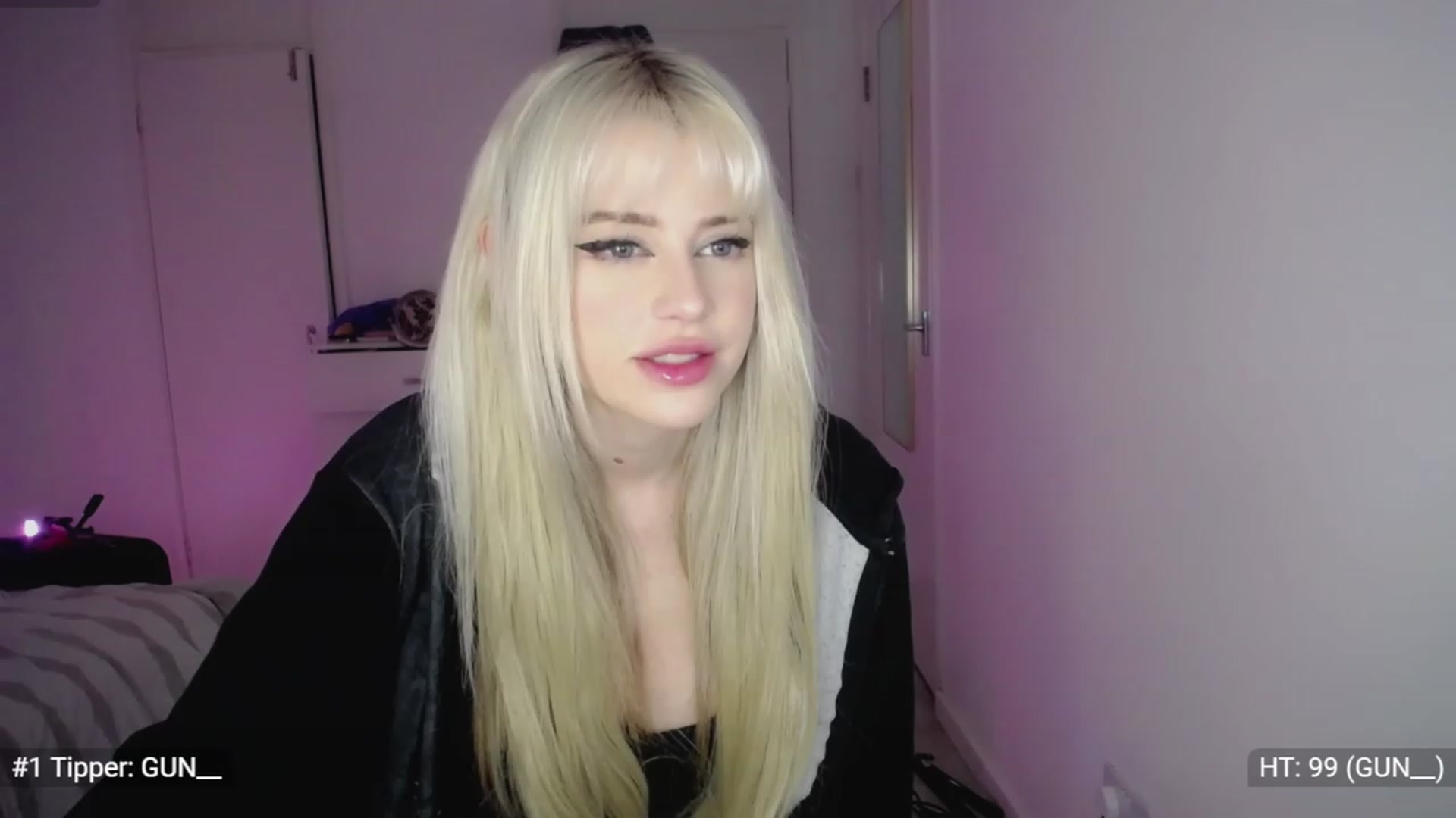 Gallery image thumbnail from Elsie_Marina's myfreecams stream on, 11/22/2022, 24:43 image 3 of 20