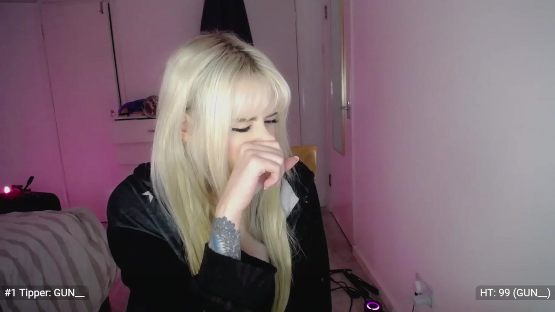 Gallery image thumbnail from Elsie_Marina's myfreecams stream on, 11/22/2022, 24:43 image 17 of 20