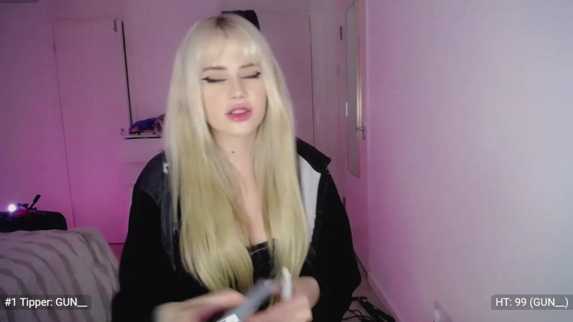 Gallery image thumbnail from Elsie_Marina's myfreecams stream on, 11/22/2022, 24:43 image 4 of 20