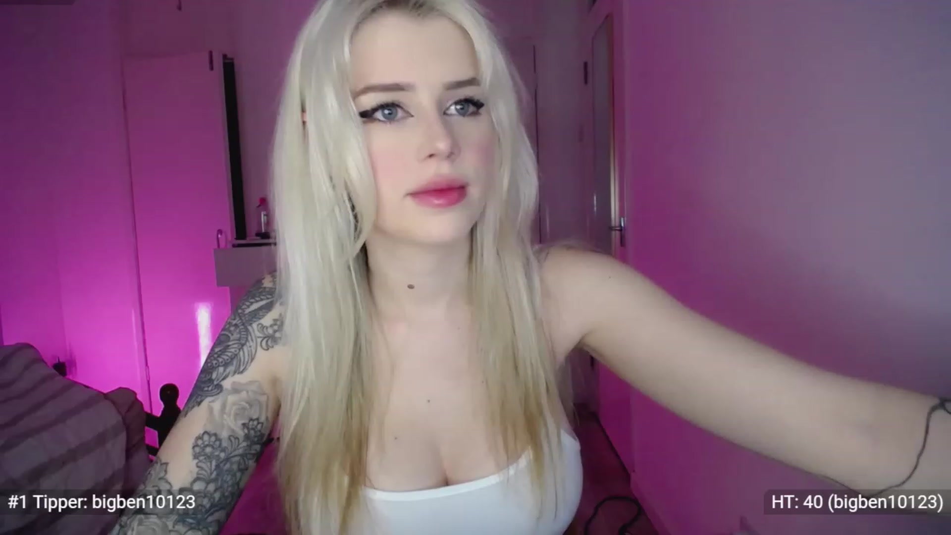 Gallery image thumbnail from Elsie_Marina's myfreecams stream on, 12/10/2022, 02:13 image 13 of 20