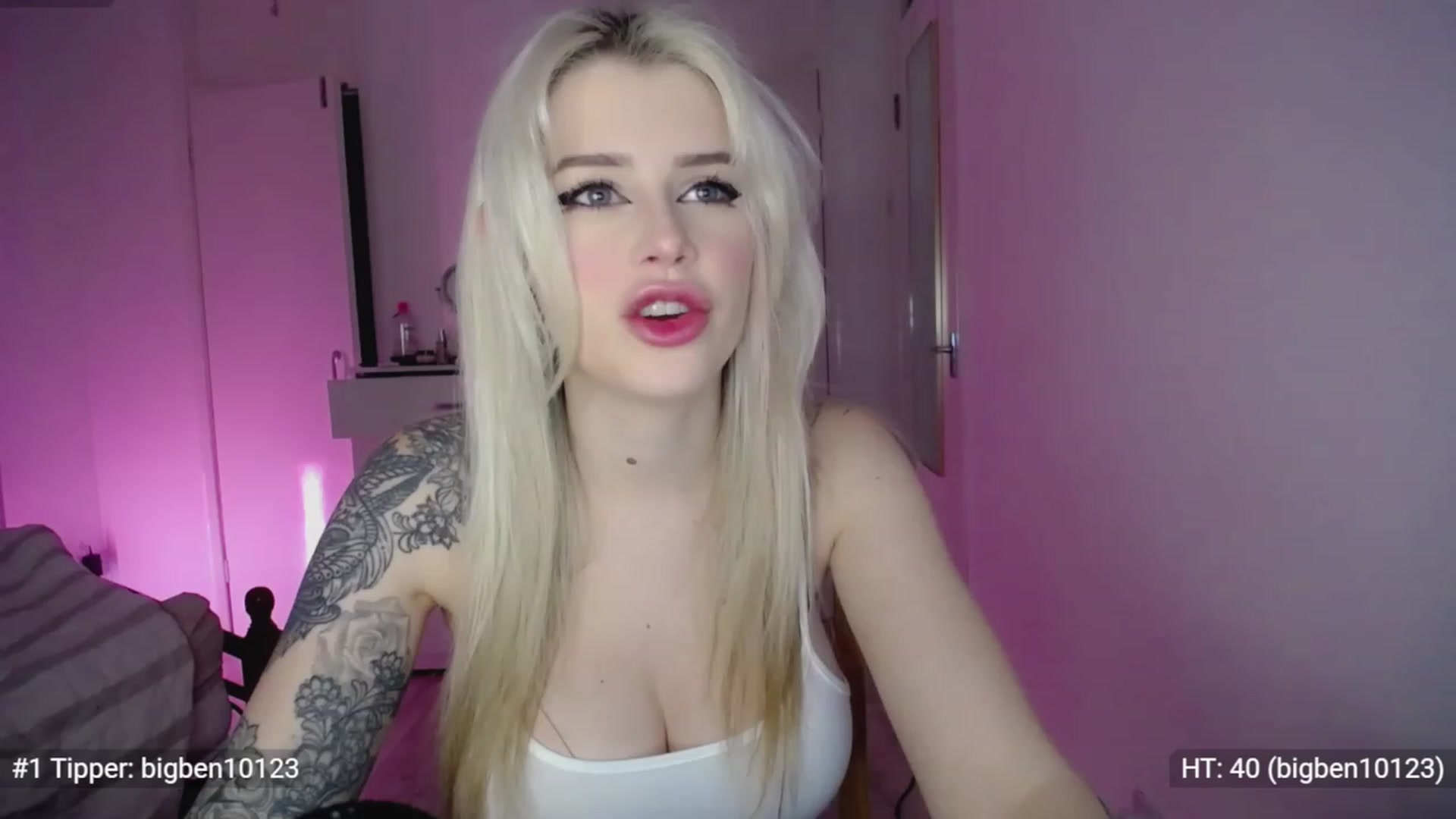 Gallery image thumbnail from Elsie_Marina's myfreecams stream on, 12/10/2022, 02:13 image 9 of 20
