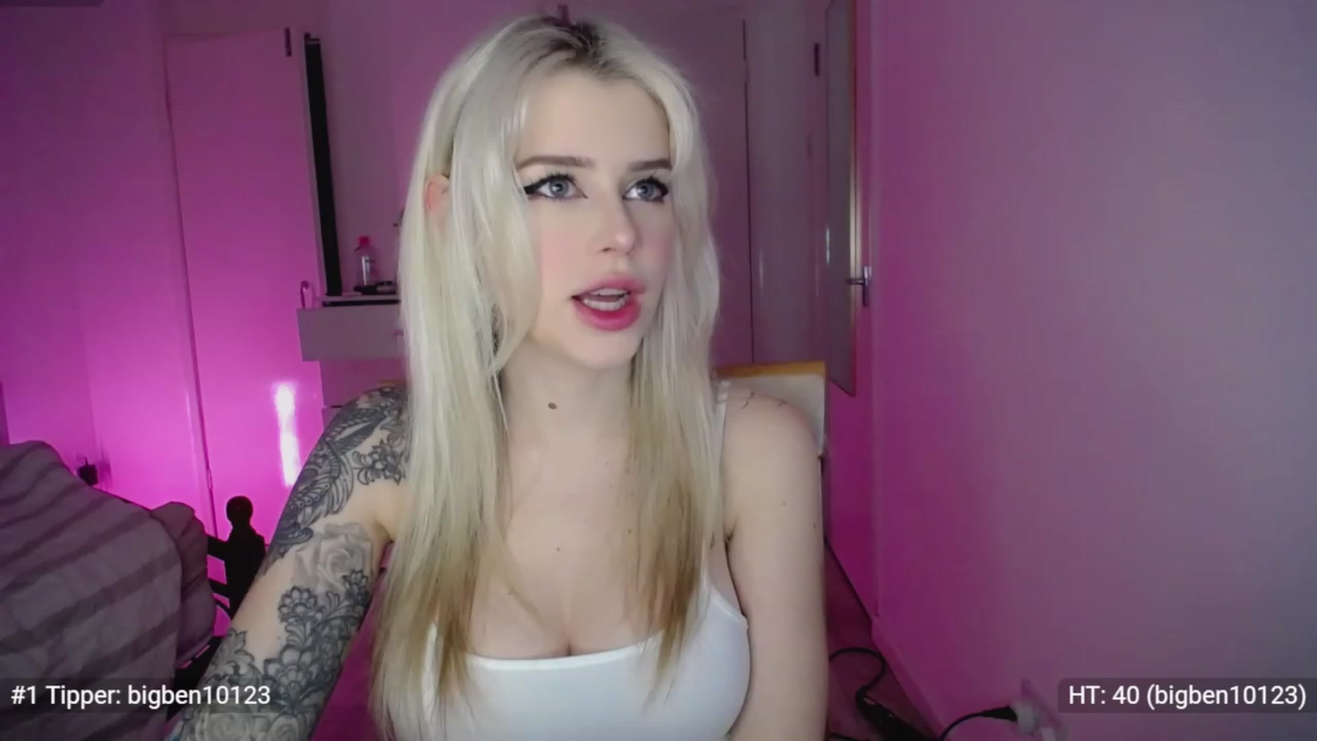 Gallery image thumbnail from Elsie_Marina's myfreecams stream on, 12/10/2022, 02:13 image 14 of 20
