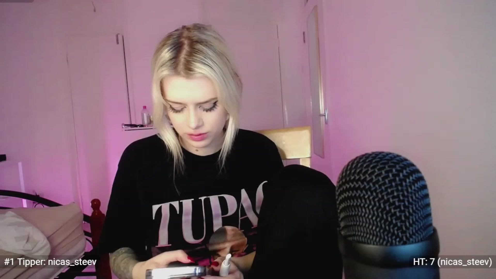 Gallery image thumbnail from Elsie_Marina's myfreecams stream on, 01/03/2023, 05:39 image 3 of 20