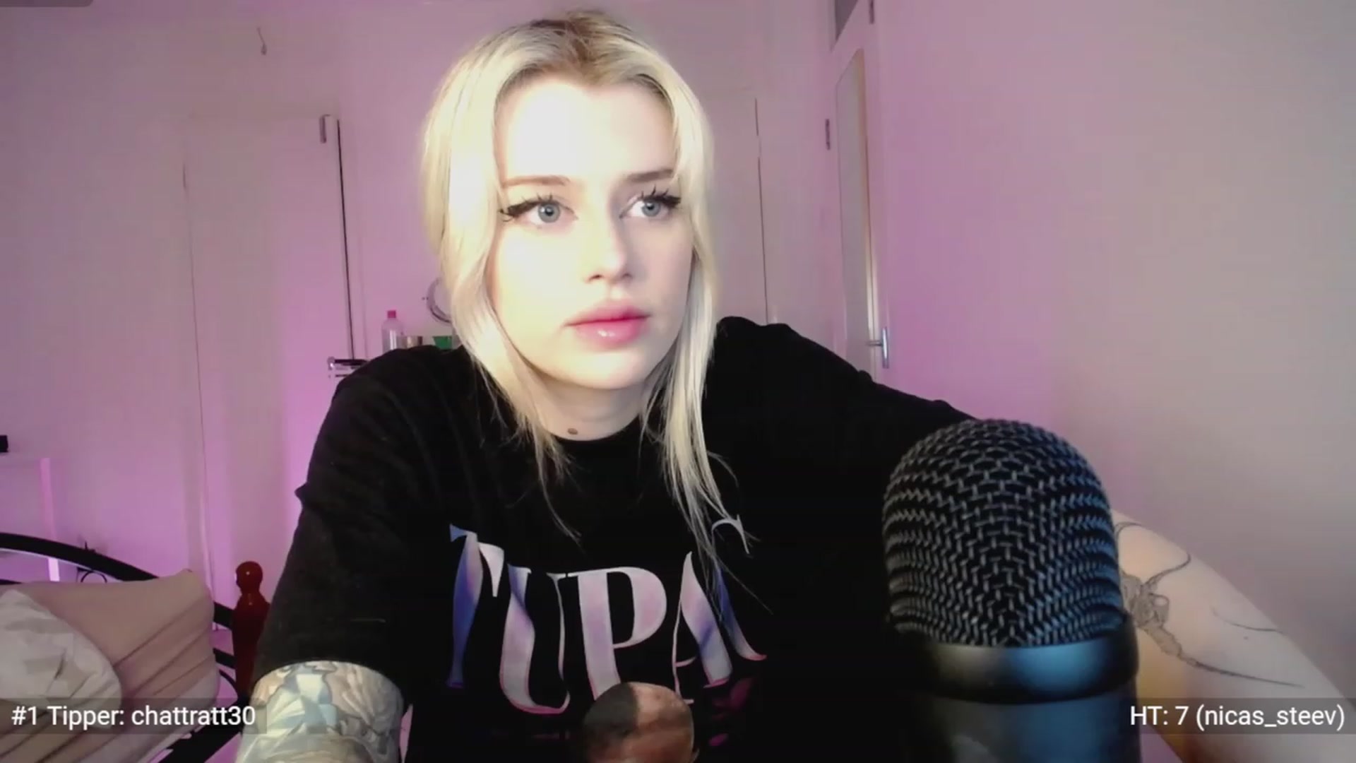 Gallery image thumbnail from Elsie_Marina's myfreecams stream on, 01/03/2023, 05:39 image 9 of 20