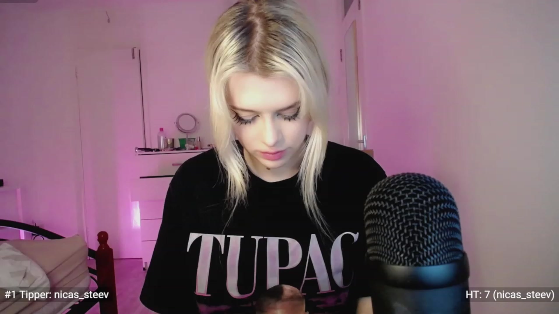 Gallery image thumbnail from Elsie_Marina's myfreecams stream on, 01/03/2023, 05:39 image 7 of 20