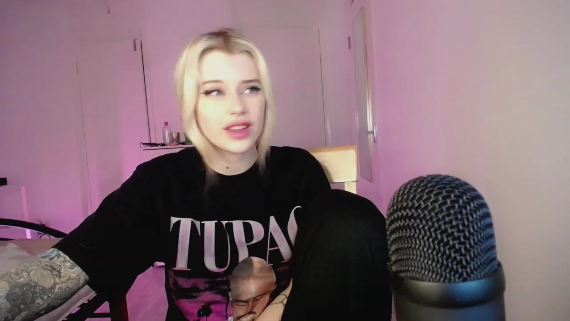Gallery image thumbnail from Elsie_Marina's myfreecams stream on, 01/03/2023, 05:39 image 2 of 20