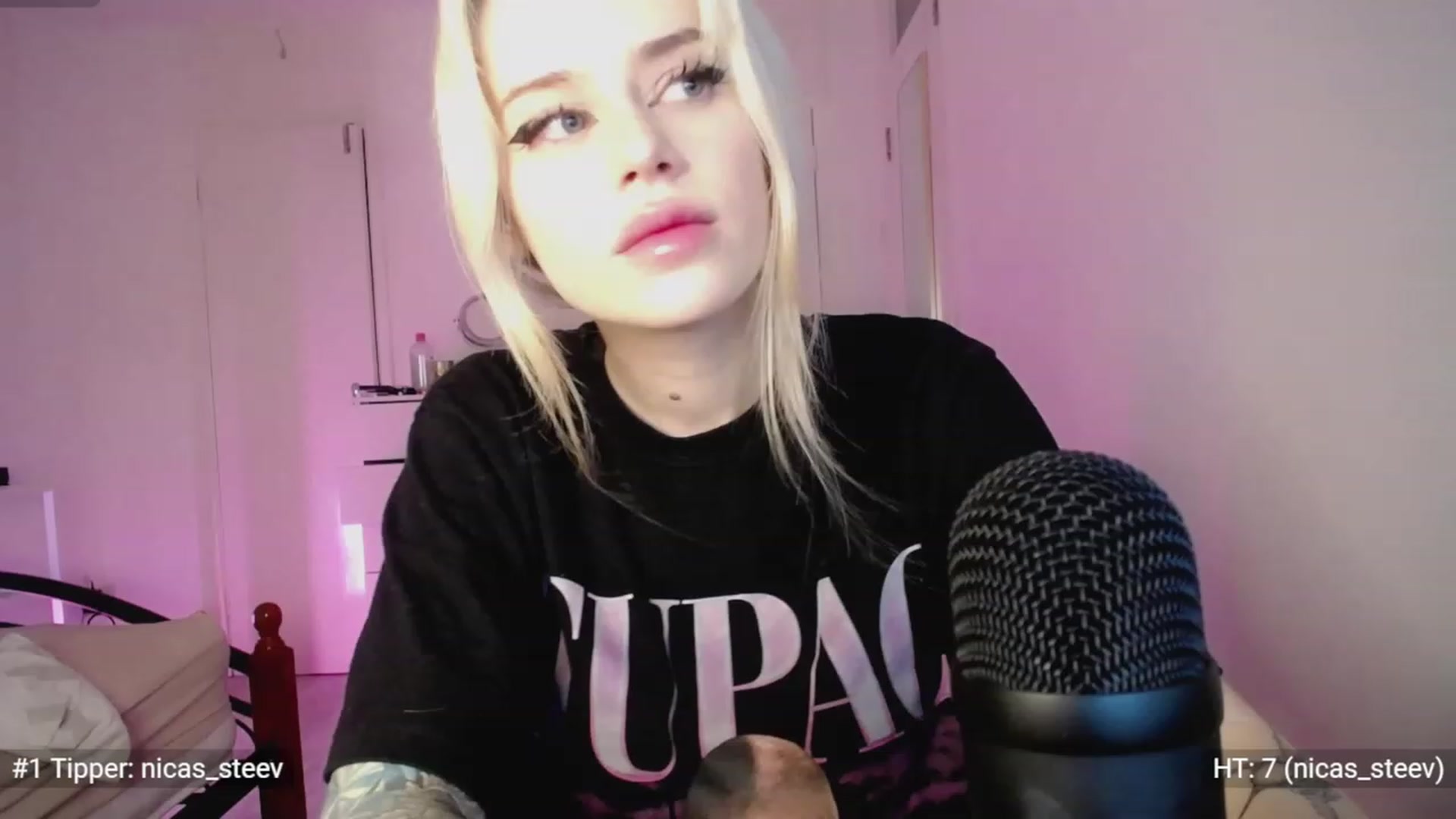 Gallery image thumbnail from Elsie_Marina's myfreecams stream on, 01/03/2023, 05:39 image 8 of 20