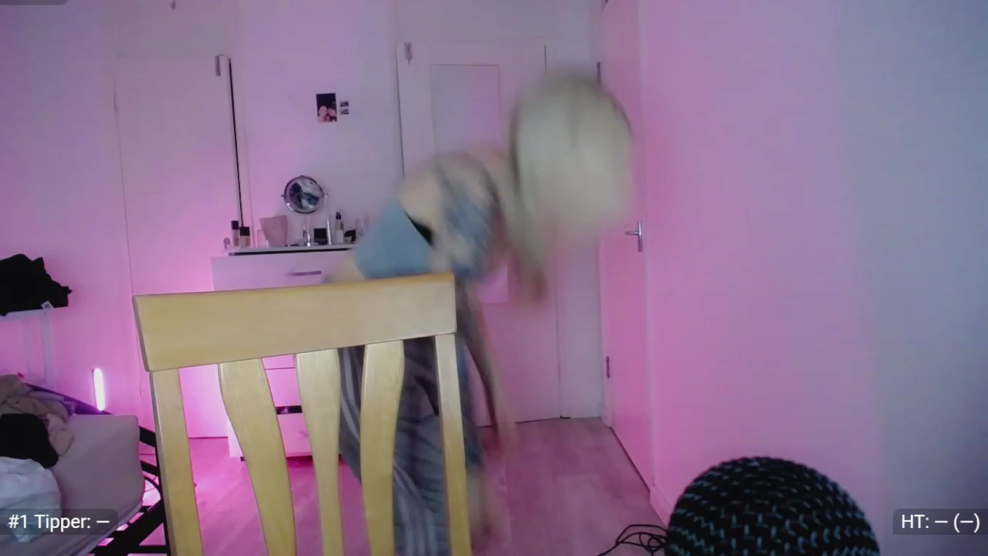 Gallery image thumbnail from Elsie_Marina's myfreecams stream on, 02/13/2023, 03:16 image 2 of 20