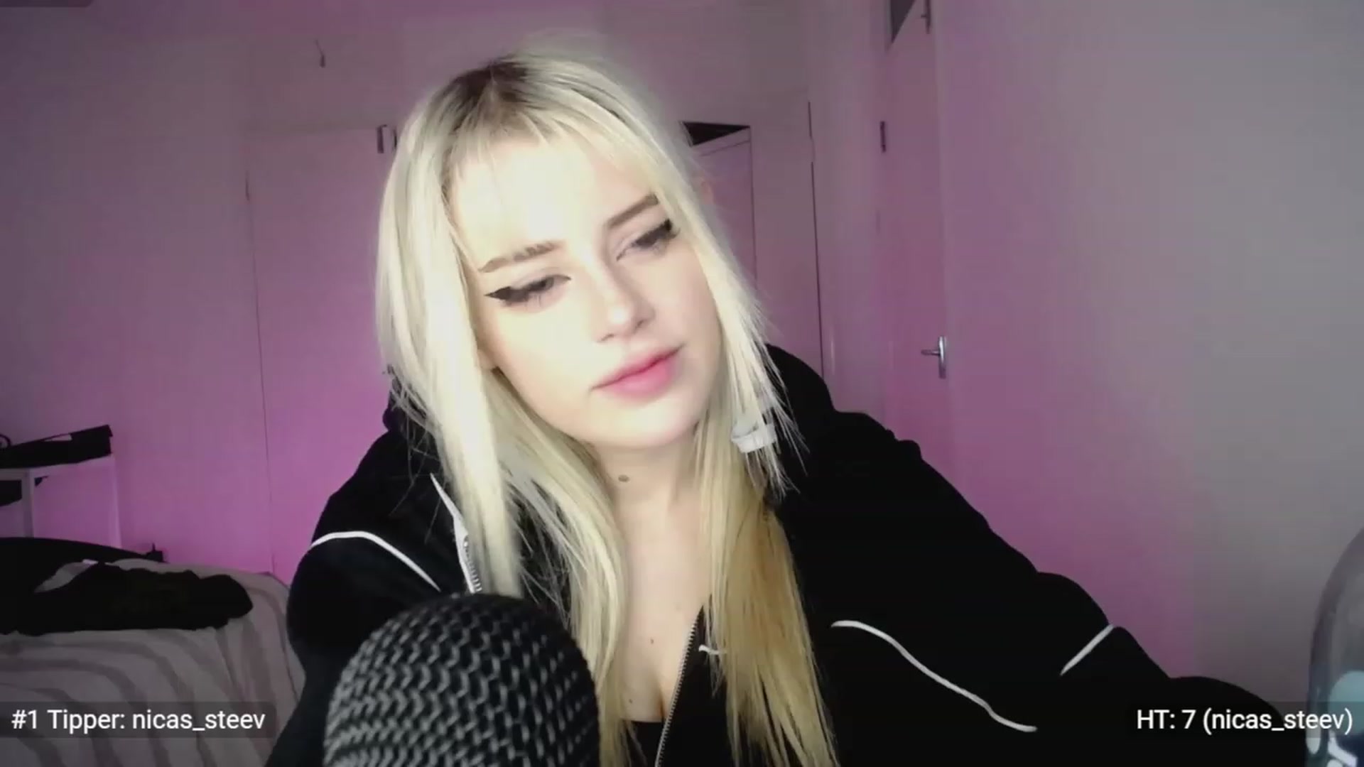 Gallery image thumbnail from Elsie_Marina's myfreecams stream on, 03/07/2023, 04:24 image 7 of 20