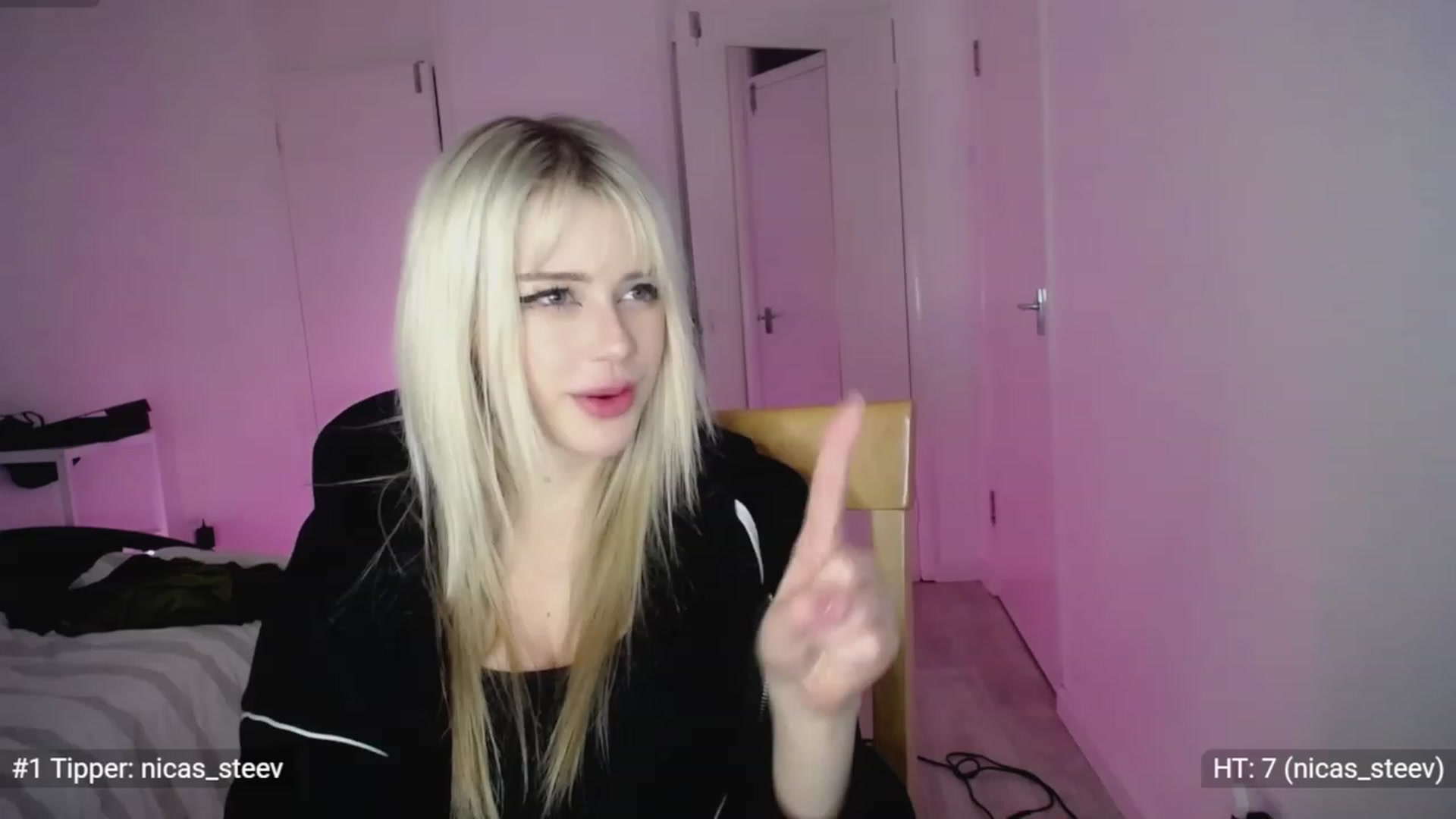 Gallery image thumbnail from Elsie_Marina's myfreecams stream on, 03/07/2023, 04:24 image 14 of 20